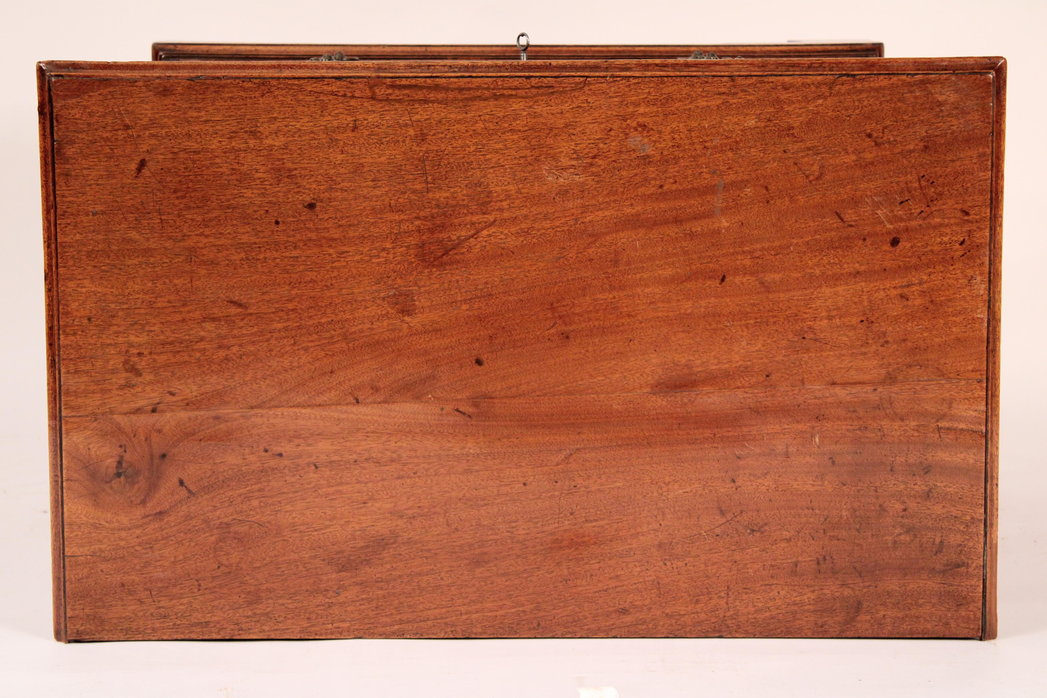 Ottone Cassettiera in mogano di Giorgio III in vendita