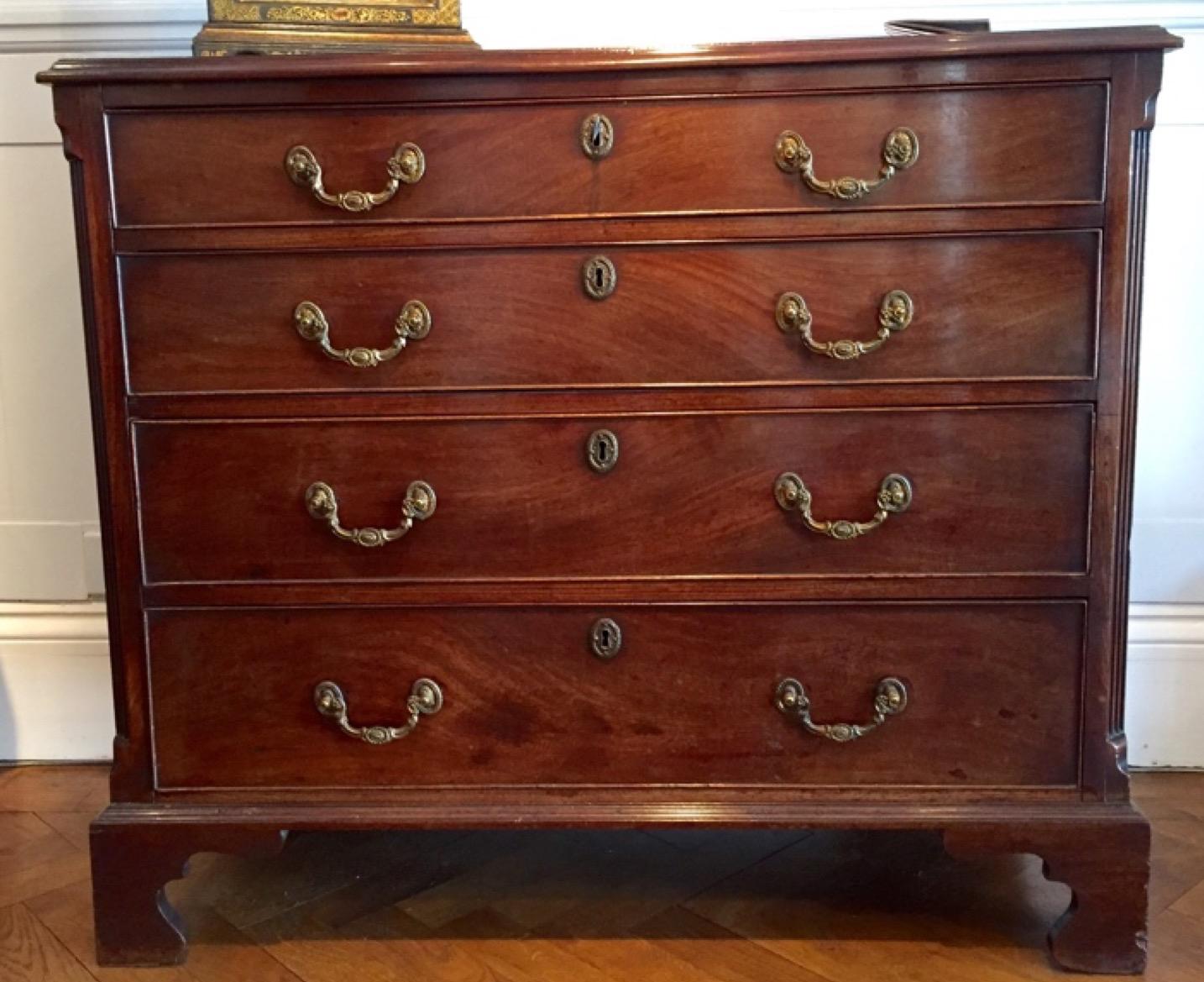 English 18th Century Antique George III Mahogany Chest of Drawers in Chippendale Style