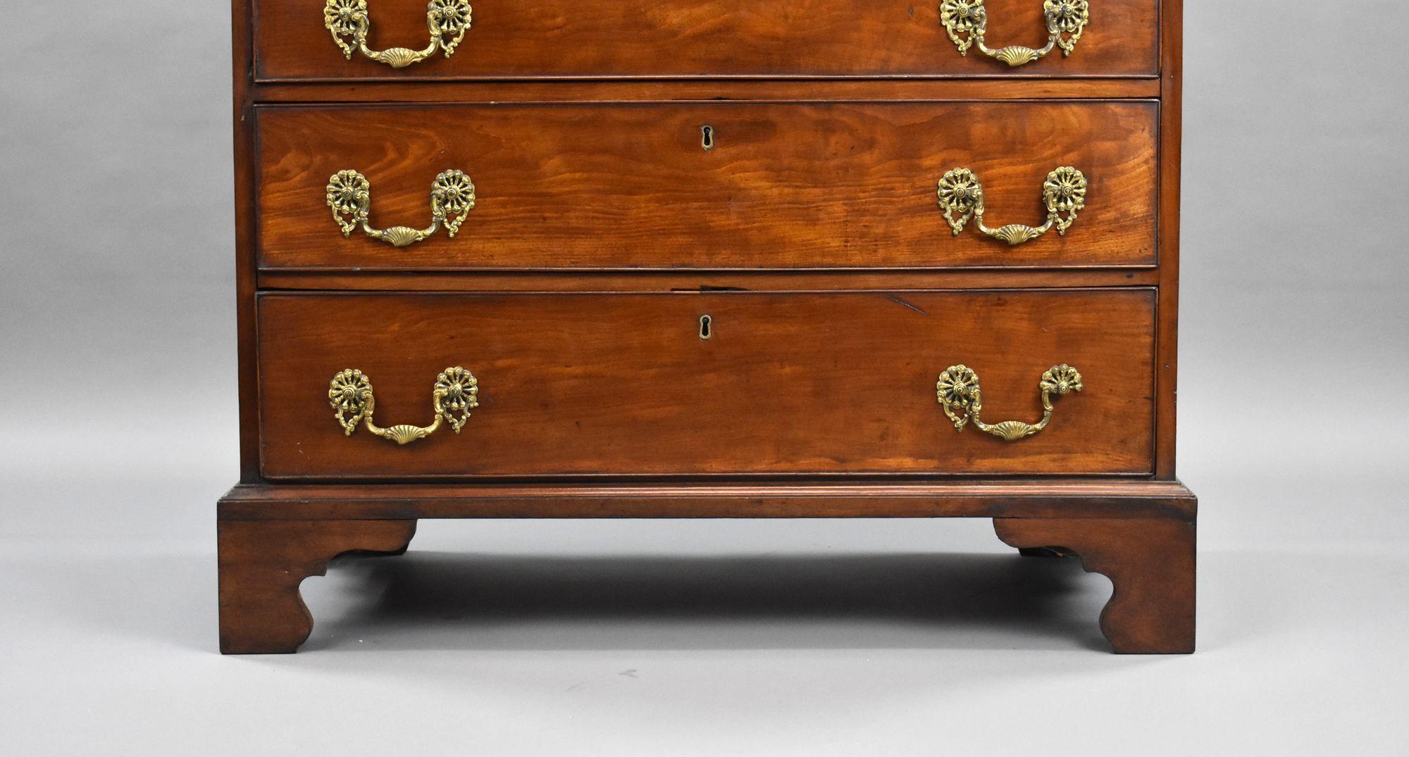 George III Mahogany Chest of Drawers For Sale 1