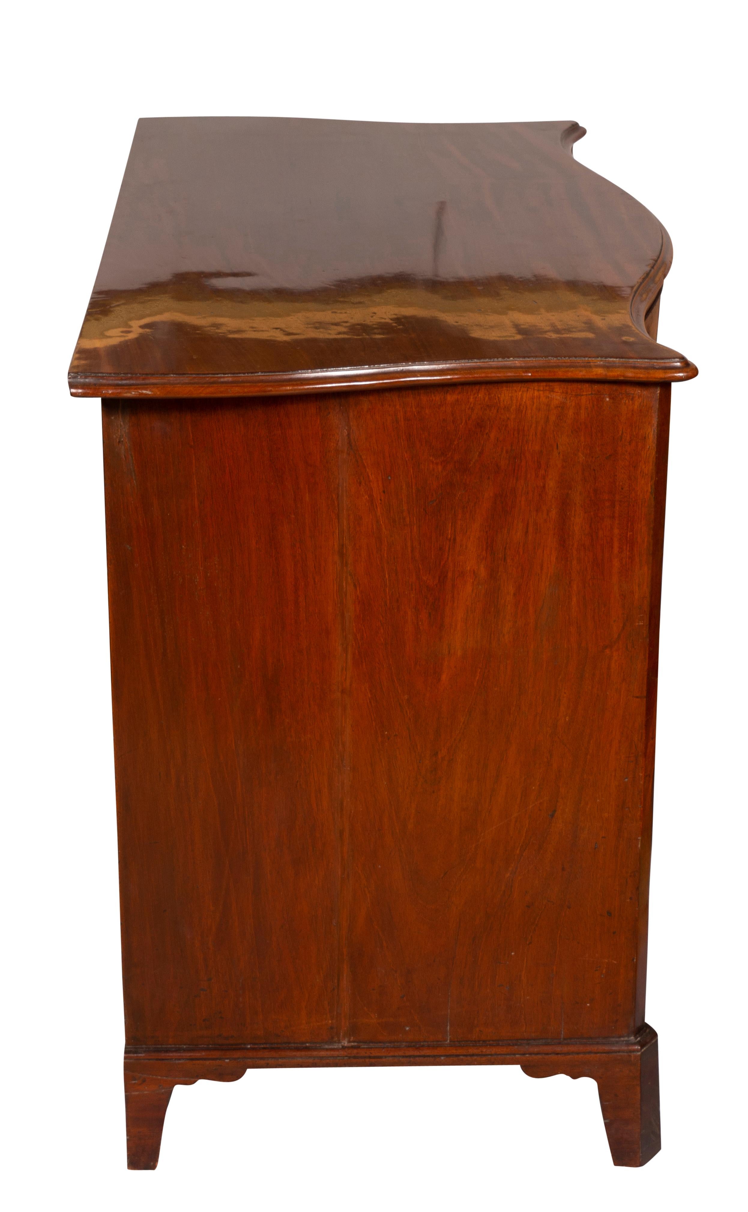 George III Mahogany Chest of Drawers For Sale 1