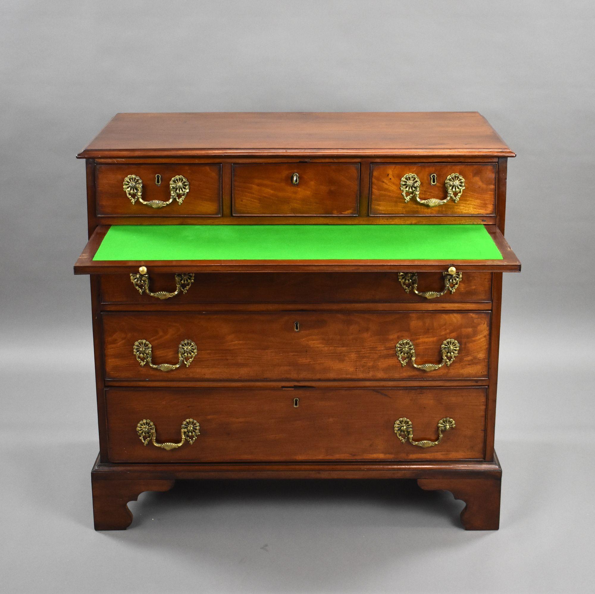 George III Mahogany Chest of Drawers For Sale 3