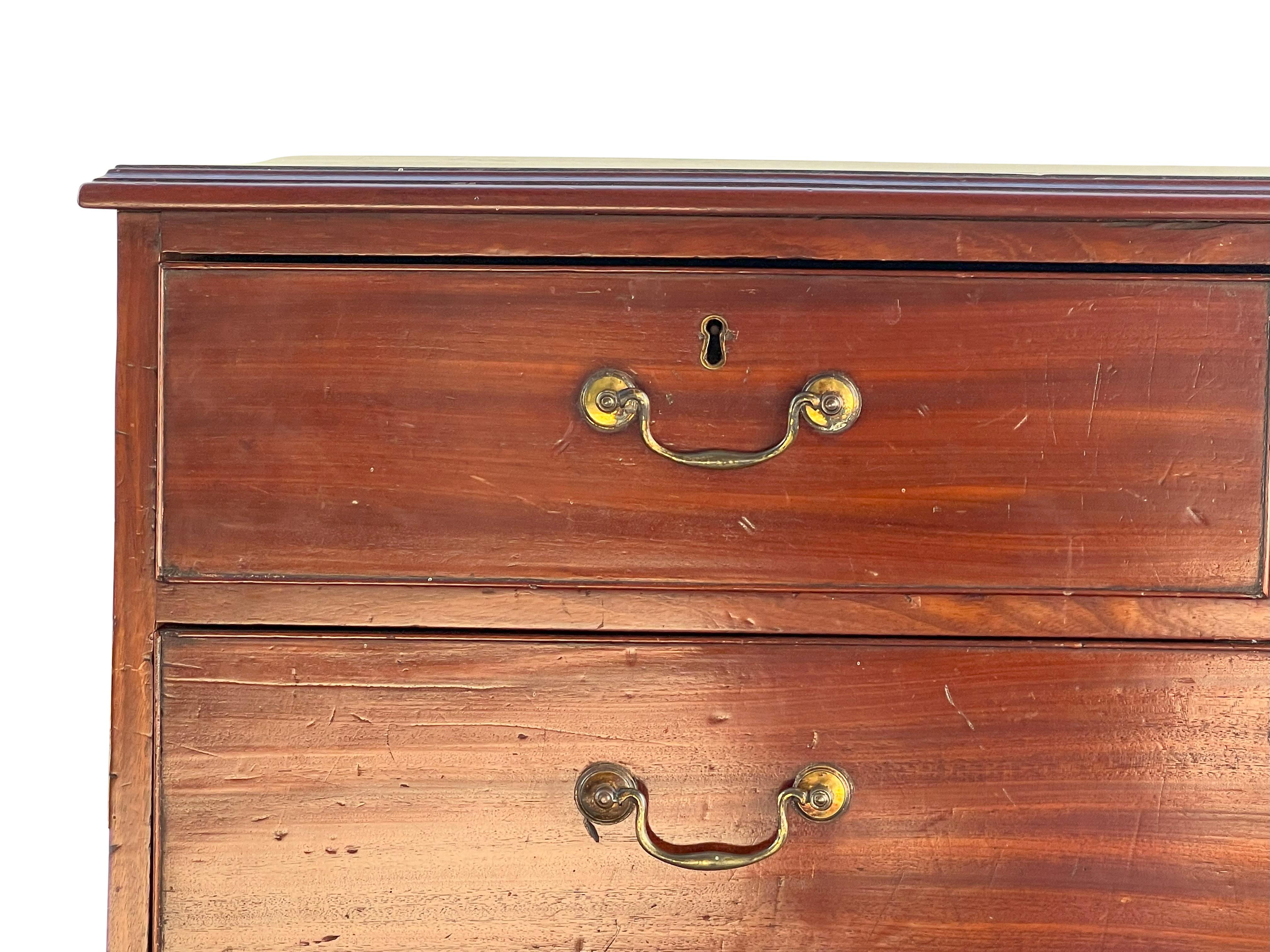 George III Mahogany Chest Of Drawers For Sale 3
