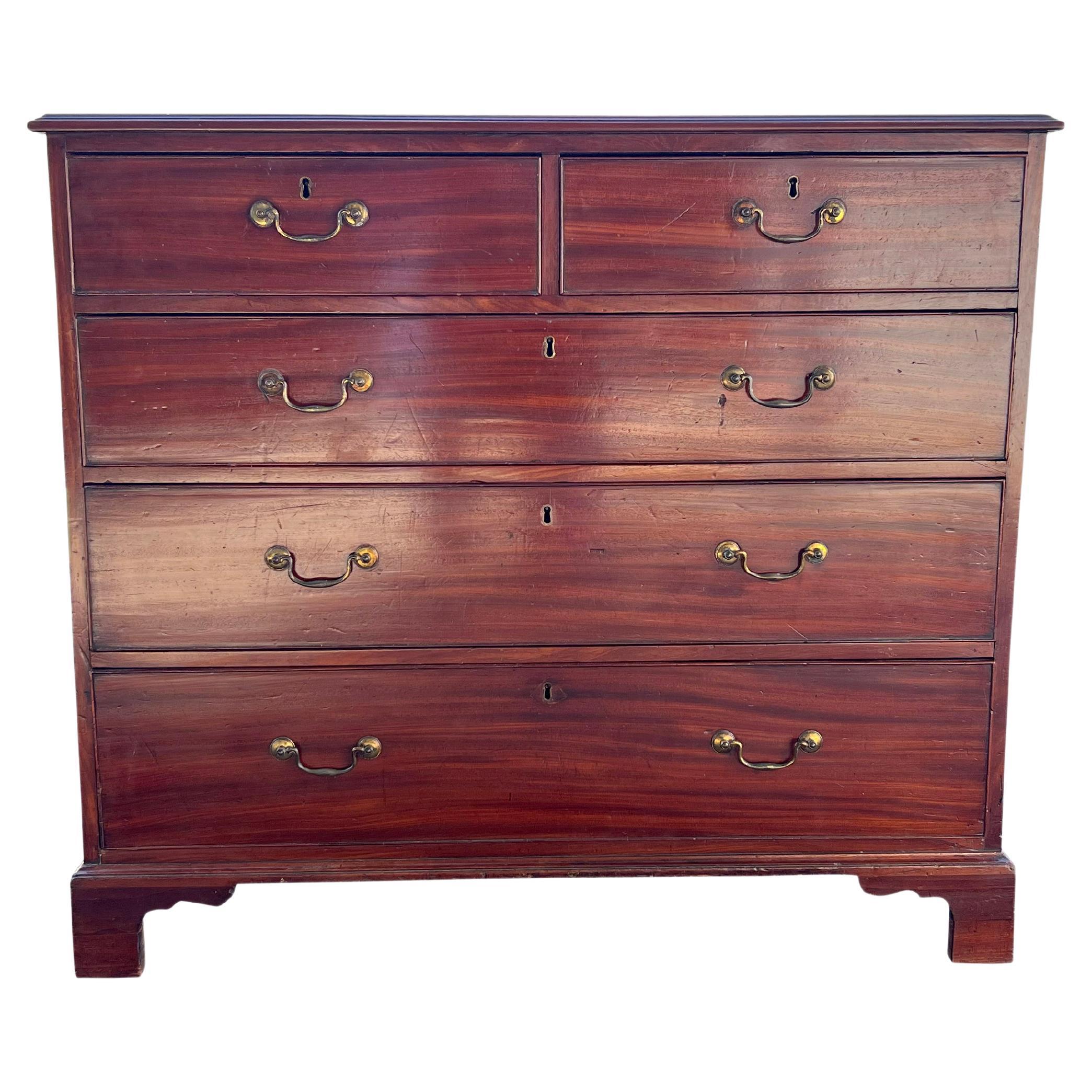 George III Mahogany Chest Of Drawers For Sale