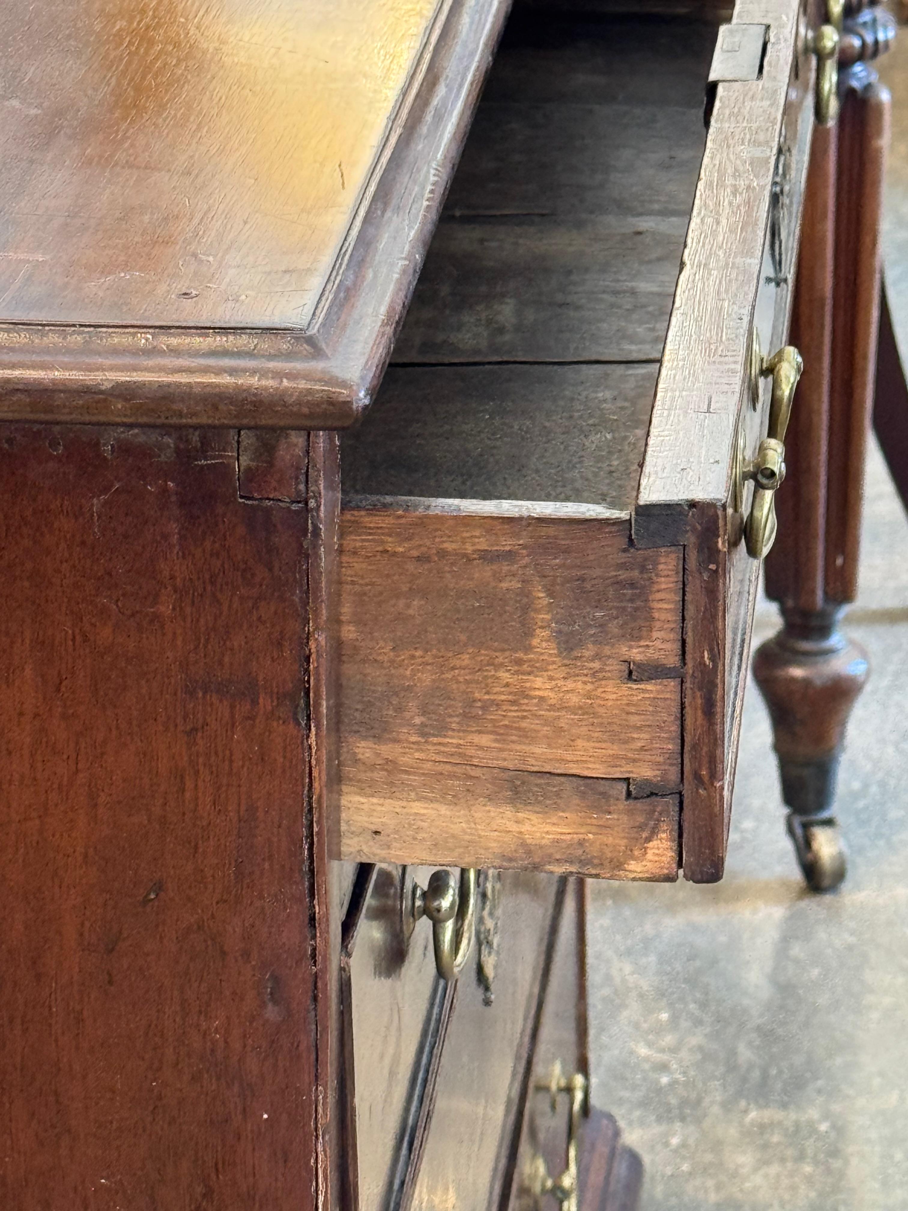Cómoda de caoba Jorge III con patas de ménsula en Bueno estado para la venta en Charlottesville, VA