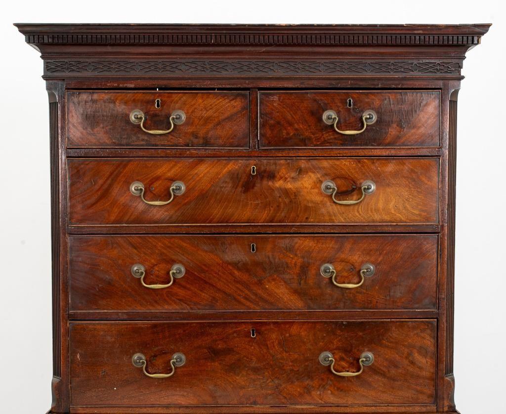 George III Mahogany Chest on Chest, 18th C In Good Condition For Sale In New York, NY