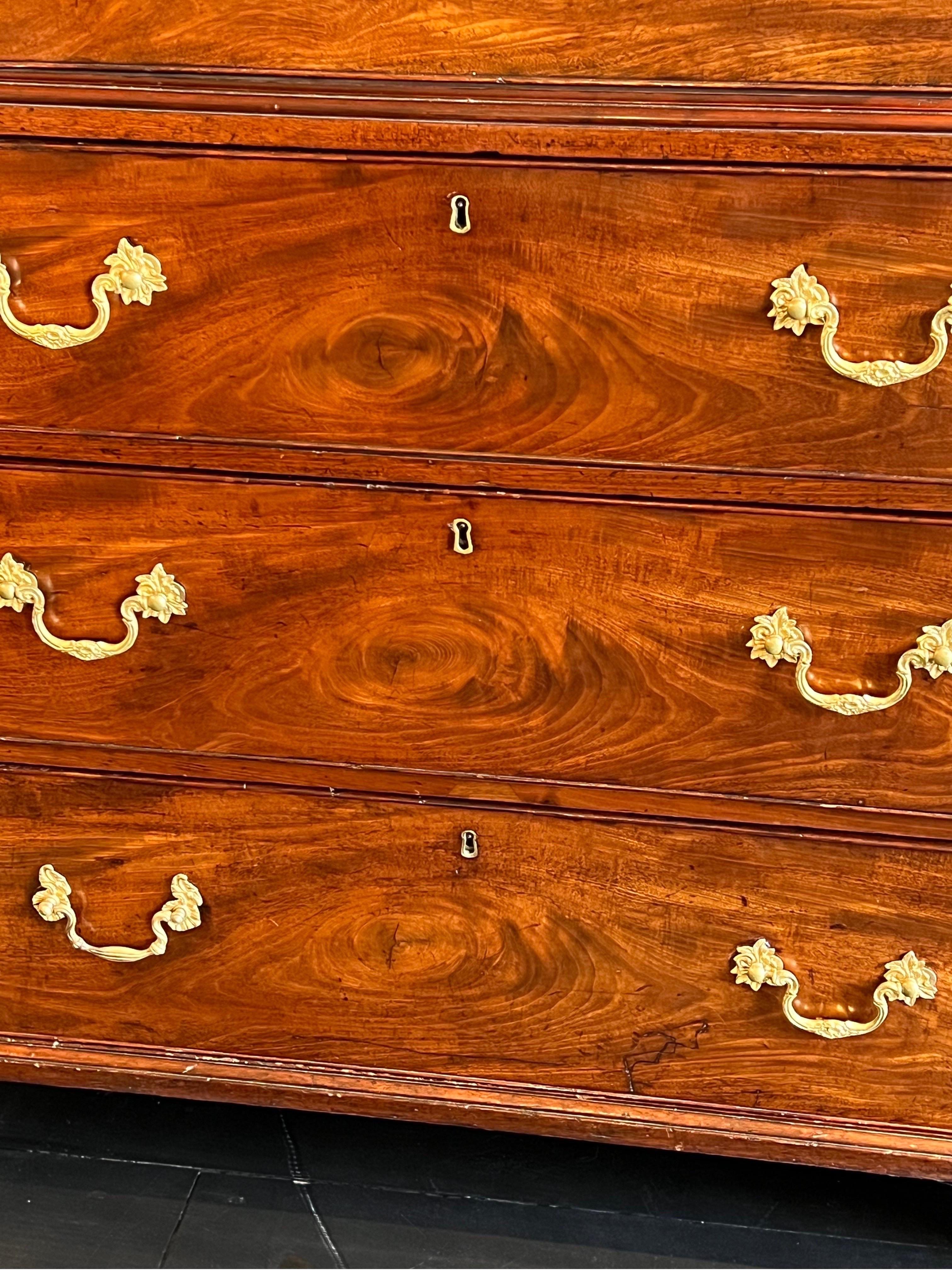 George III Mahogany Chest on Chest English, circa 1790 2