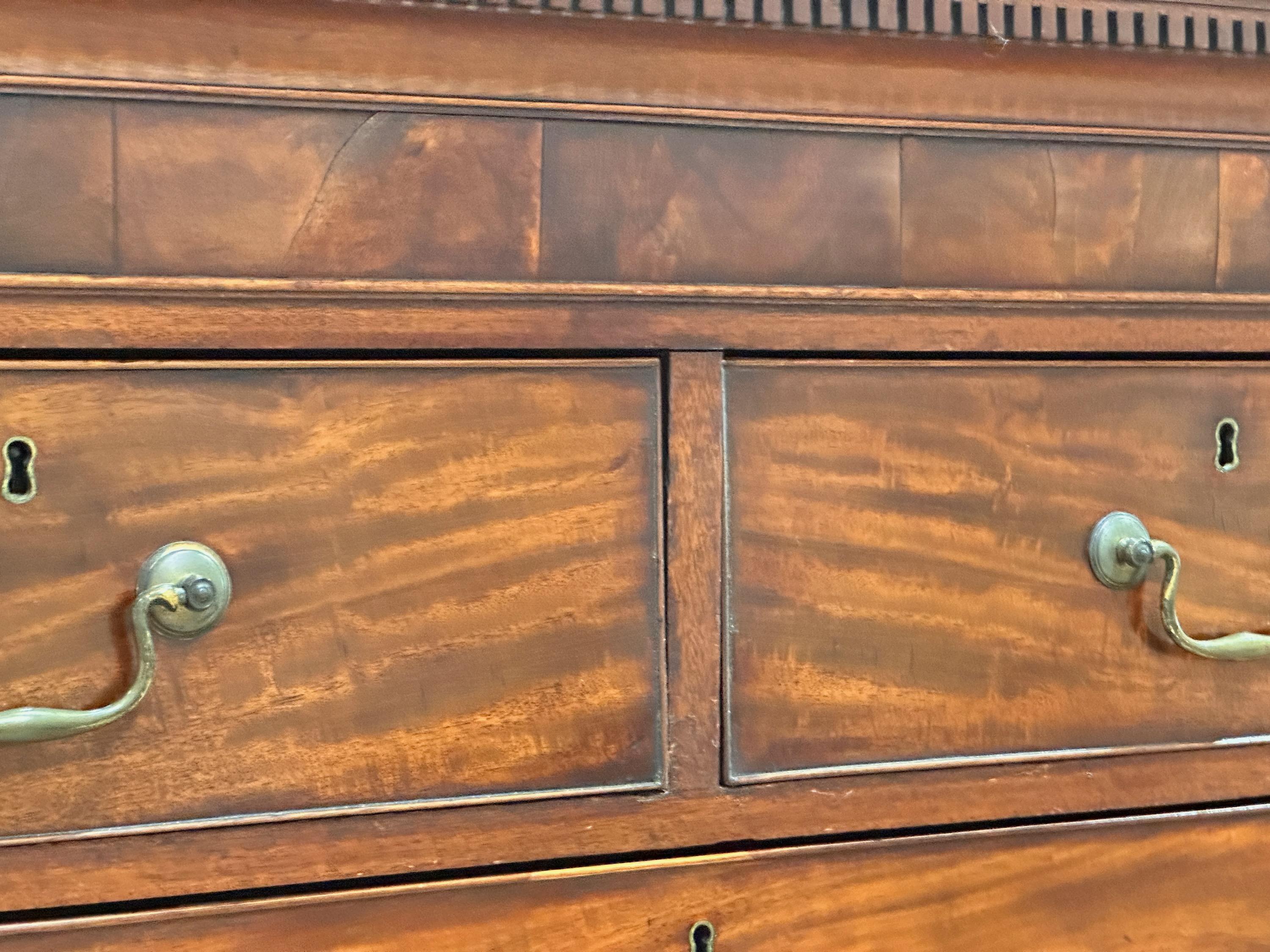 George III Mahogany Chest on Chest 6