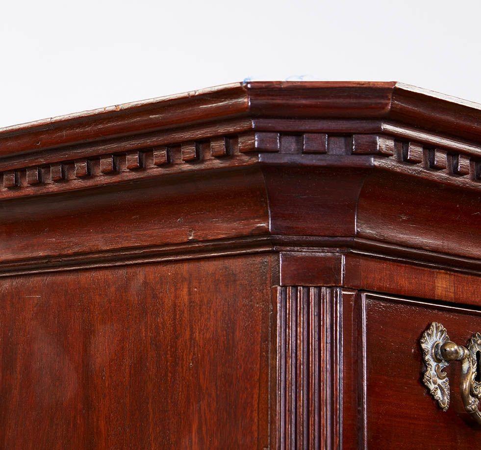 George III Mahogany Chest on Chest For Sale 10