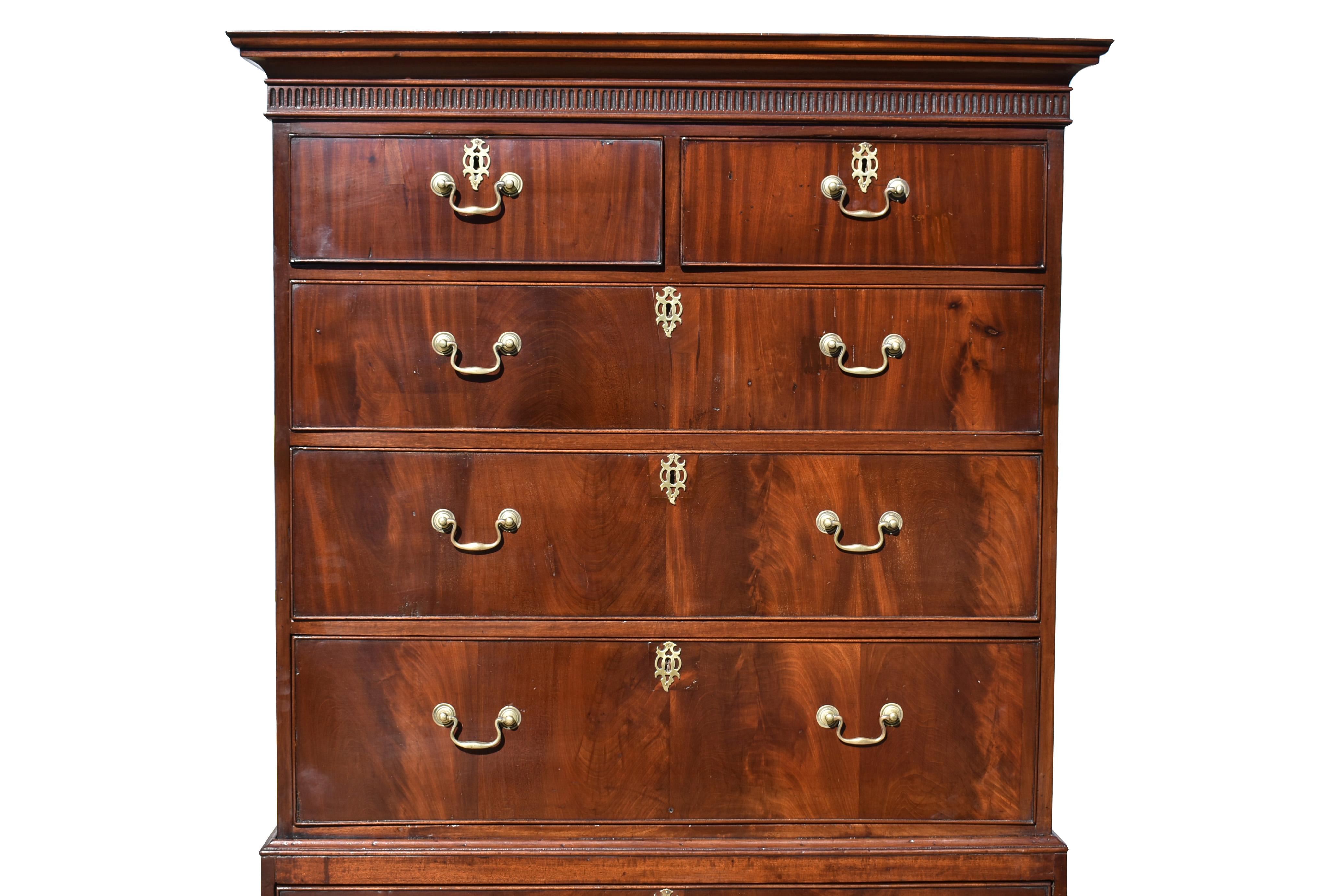 George III Mahogany Chest on Chest In Good Condition In Chelmsford, Essex