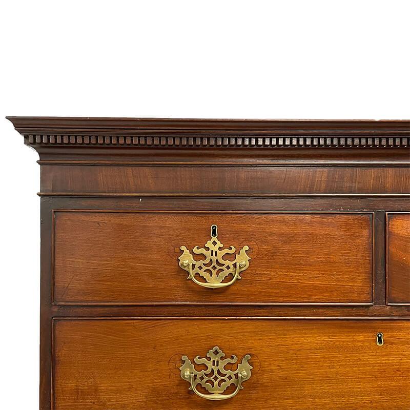 George III mahogany Chest on Chest In Good Condition For Sale In Flower Mound, TX