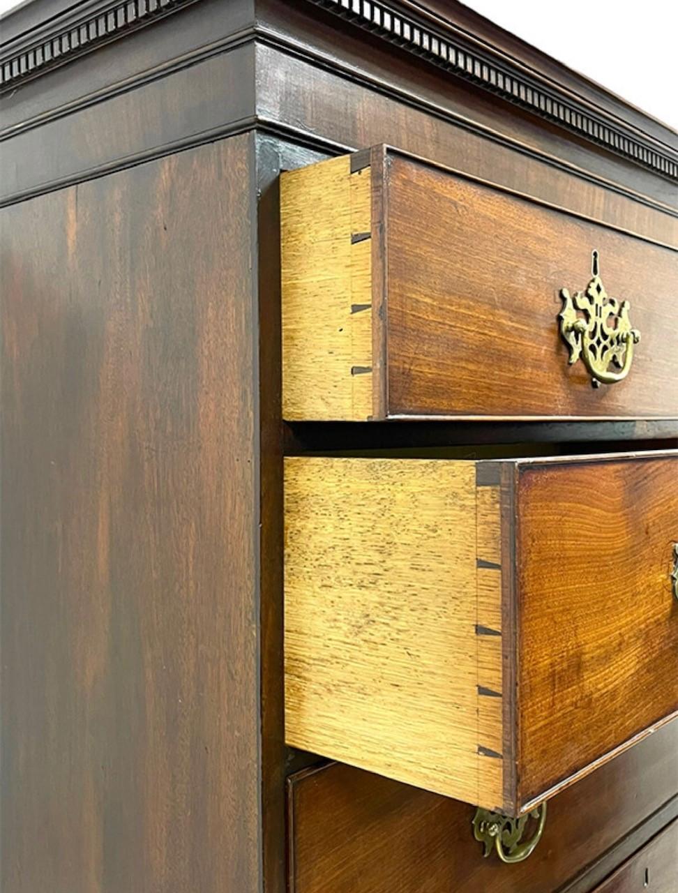 George III mahogany Chest on Chest For Sale 1