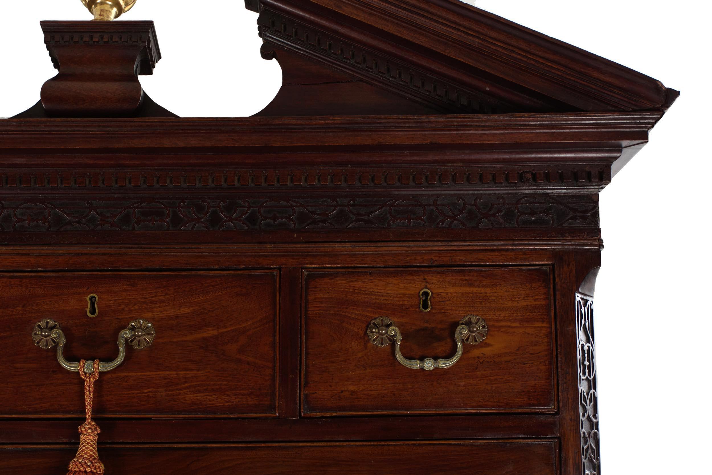 George III Mahogany Chest-on-Chest of Drawers, England, circa 1760 9