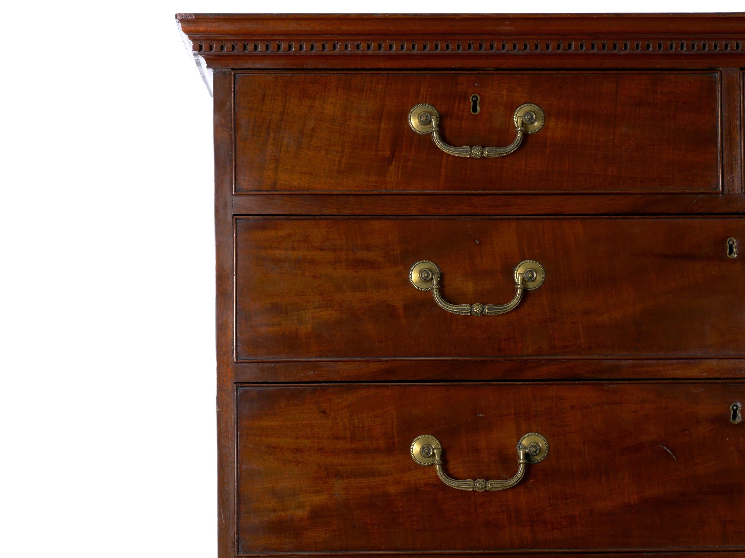George III Mahogany Chest-on-Chest of Drawers, England, circa 1800 4