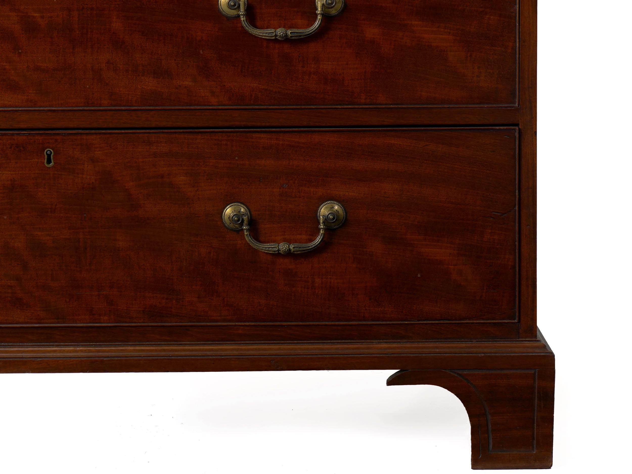 George III Mahogany Chest-on-Chest of Drawers, England, circa 1800 9