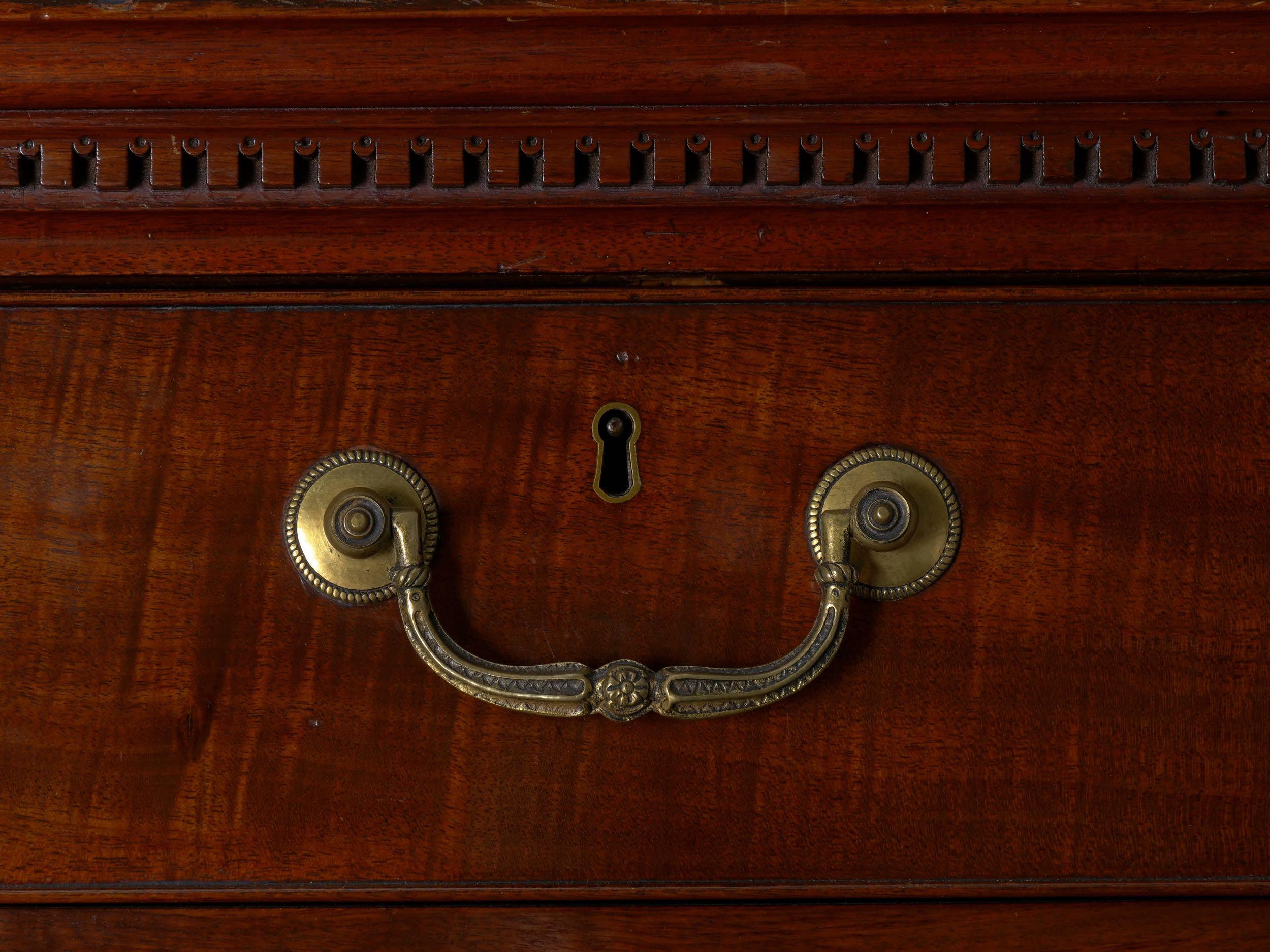 George III Mahogany Chest-on-Chest of Drawers, England, circa 1800 10