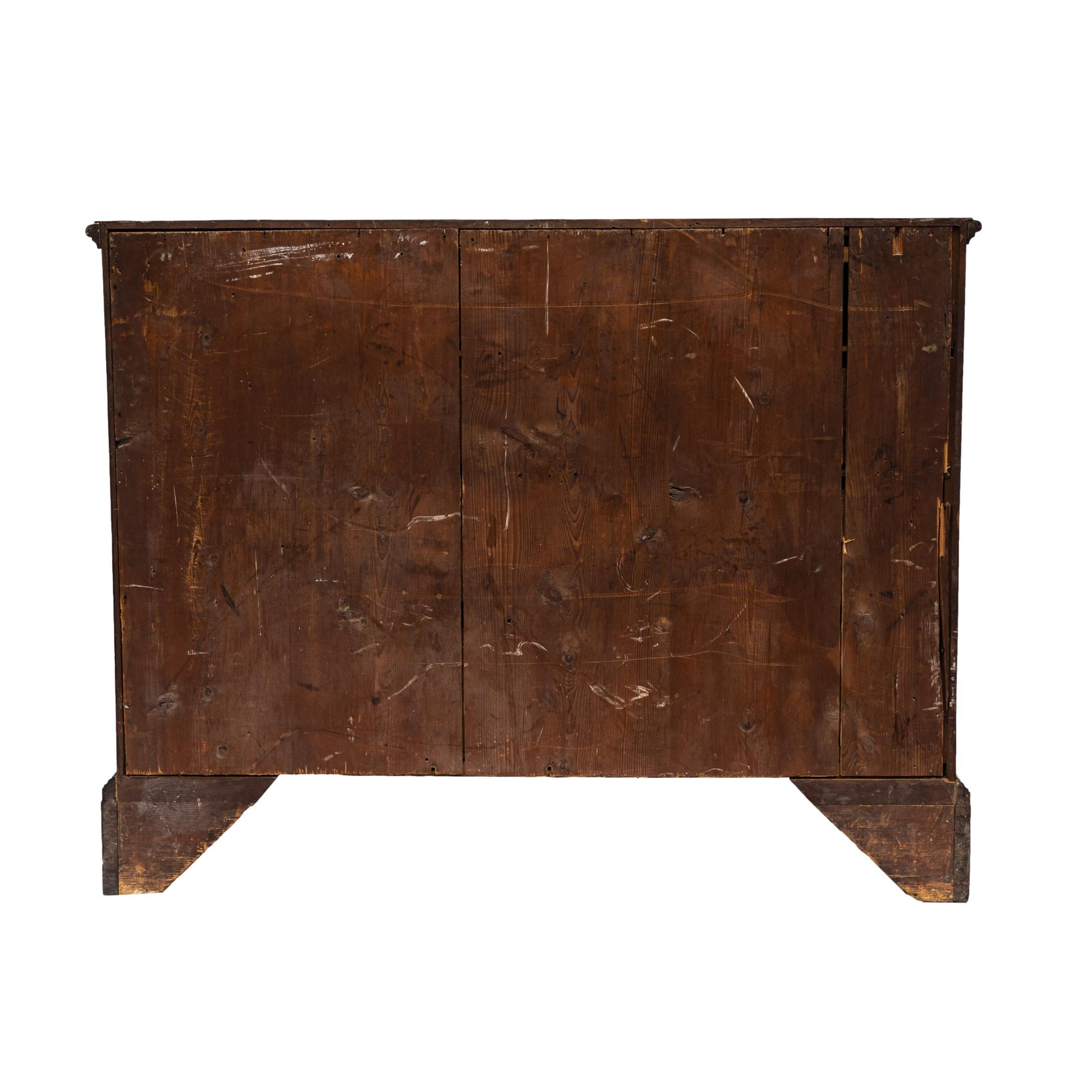 Mahagoni-Truhe aus der George-III-Periode mit gebänderter Platte, abgeschrägten Ecken und Schilfrohrbeinen,  (Englisch) im Angebot