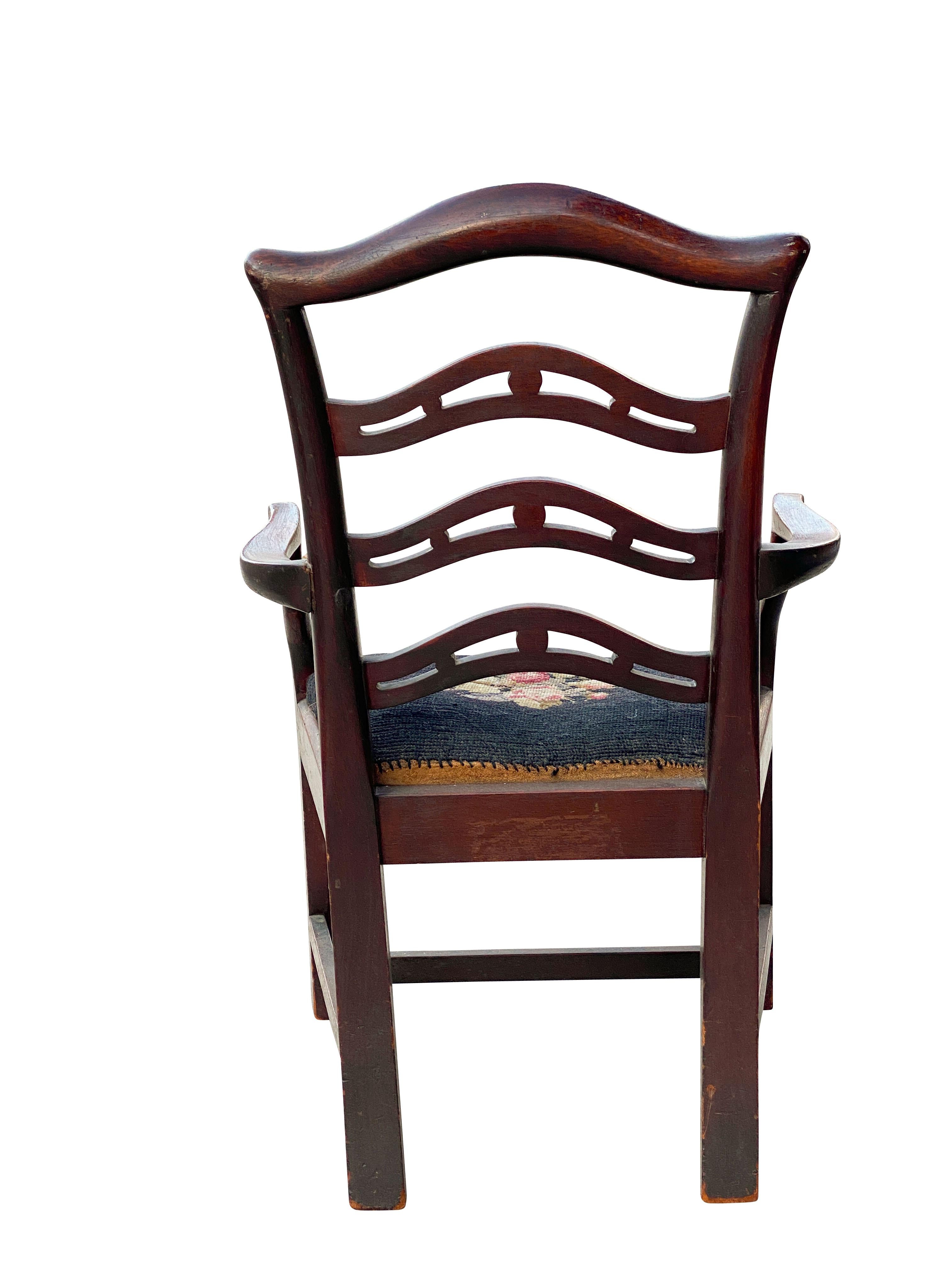 George III Mahogany Childs Armchair In Good Condition For Sale In Essex, MA