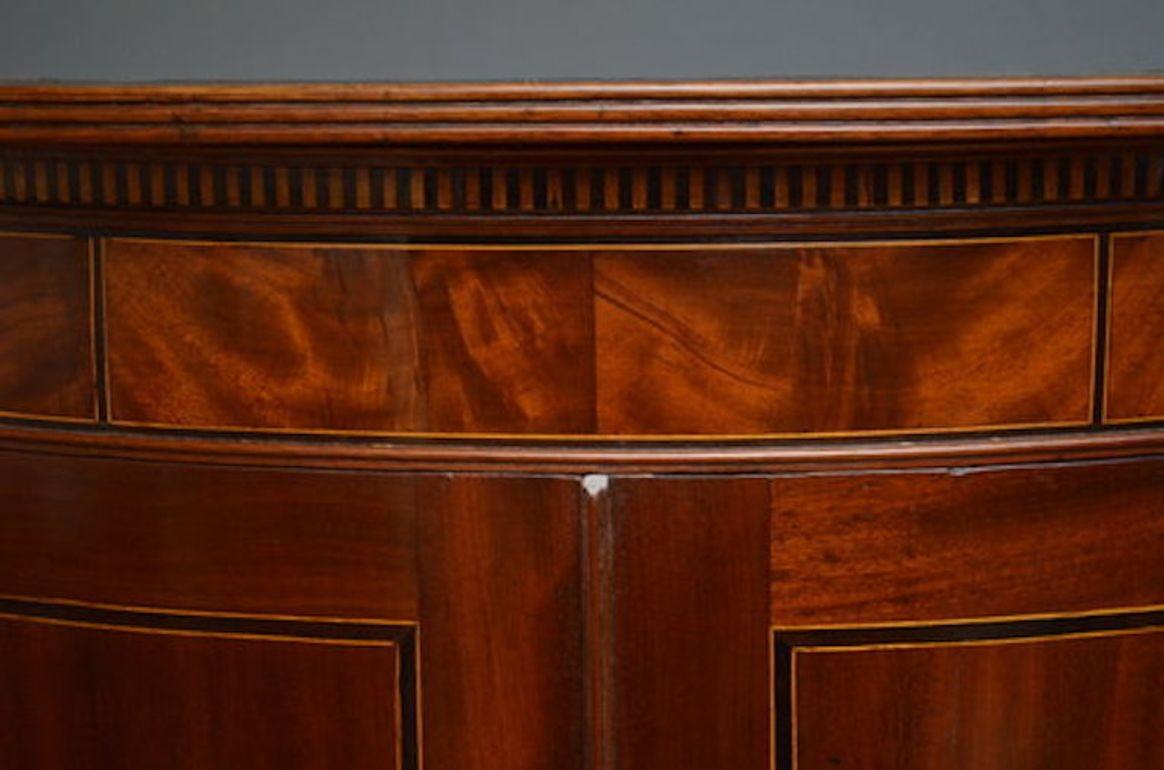 Inglese Credenza angolare in mogano di Giorgio III in vendita