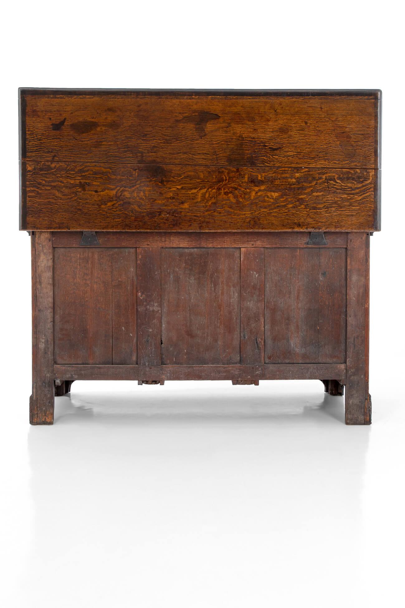 George III Mahogany Crossbanded Lancashire Mule Chest in Oak, circa 1800 5