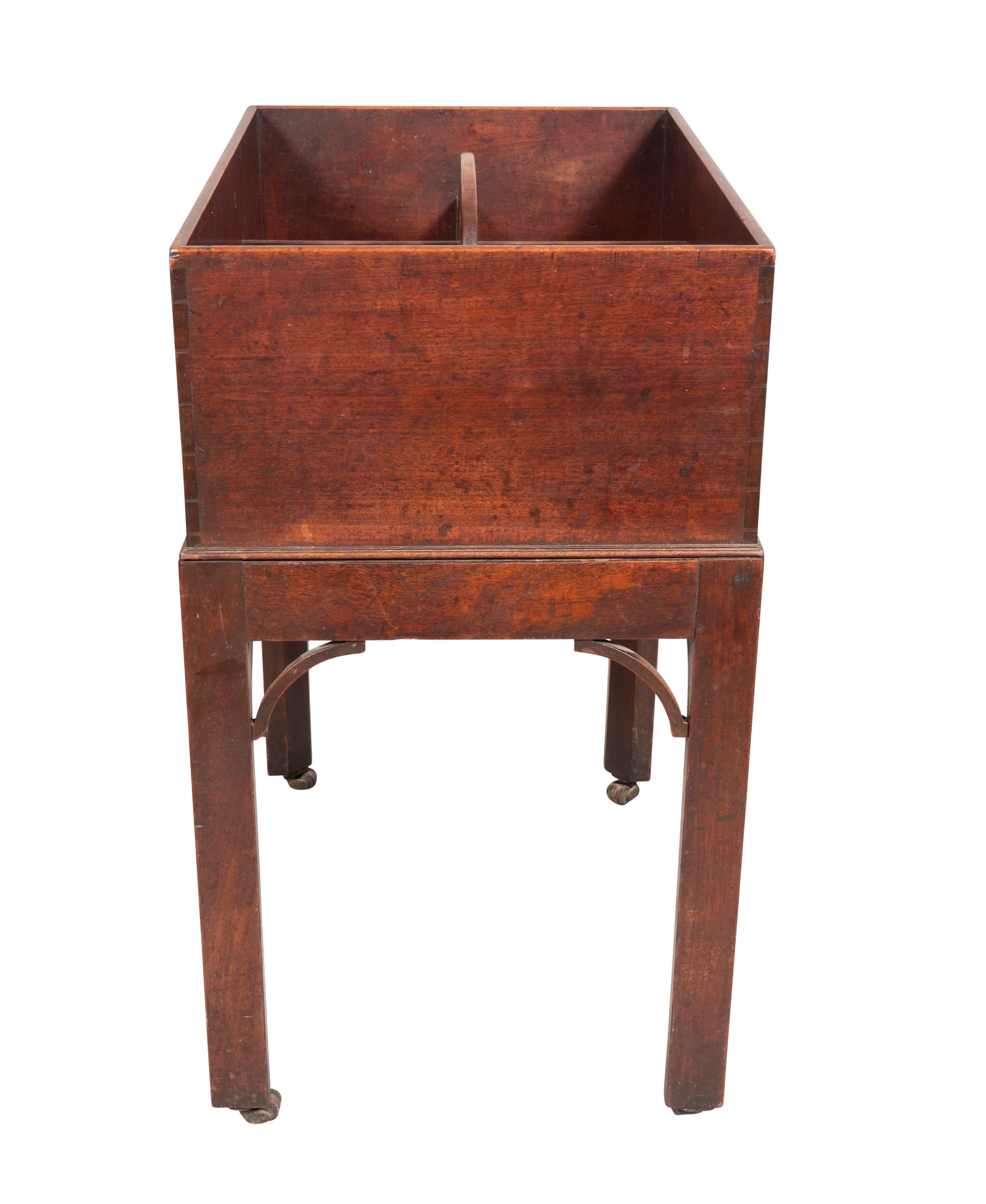 George III Mahogany Decanter Box For Sale 5