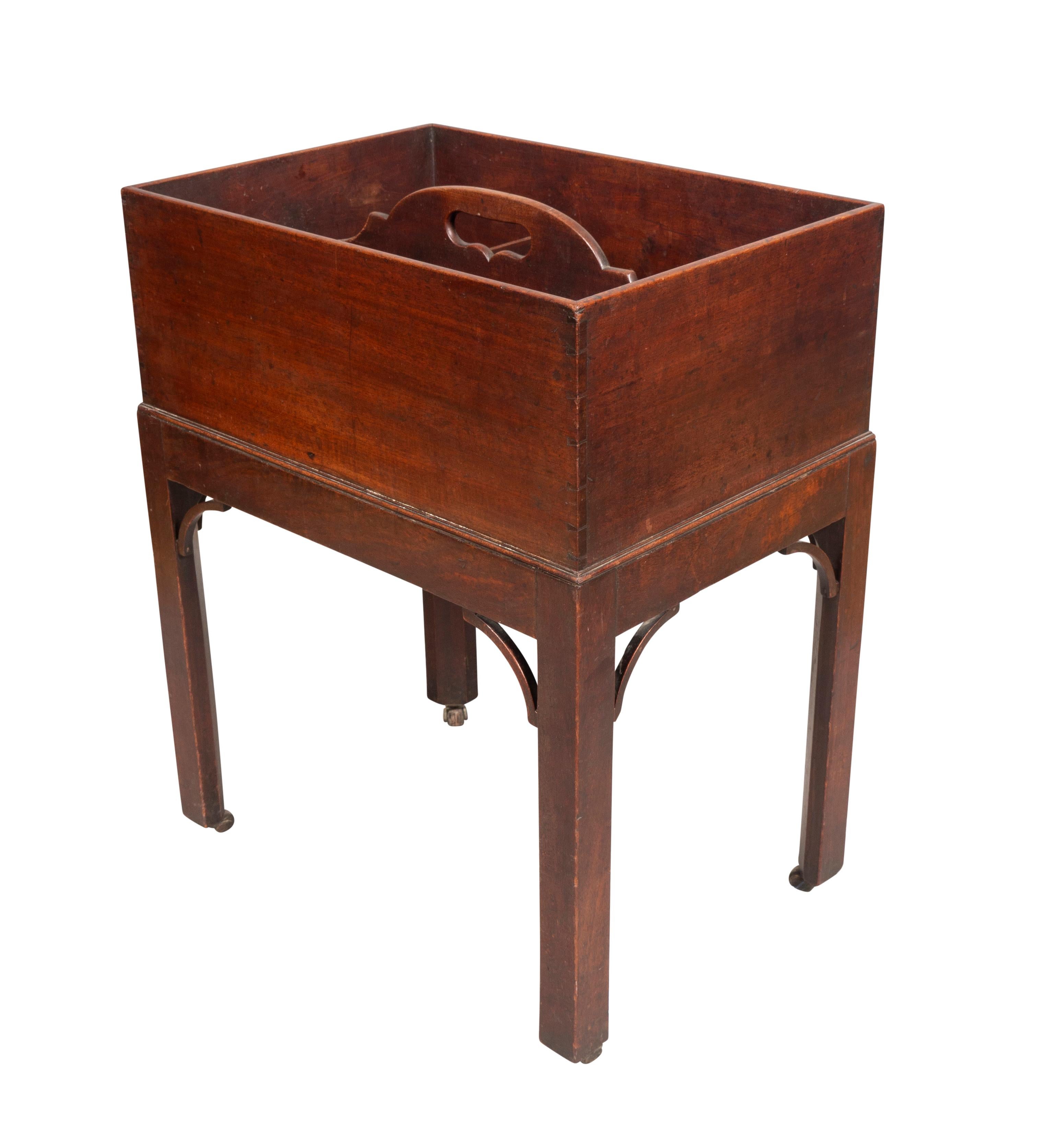 George III Mahogany Decanter Box For Sale 6