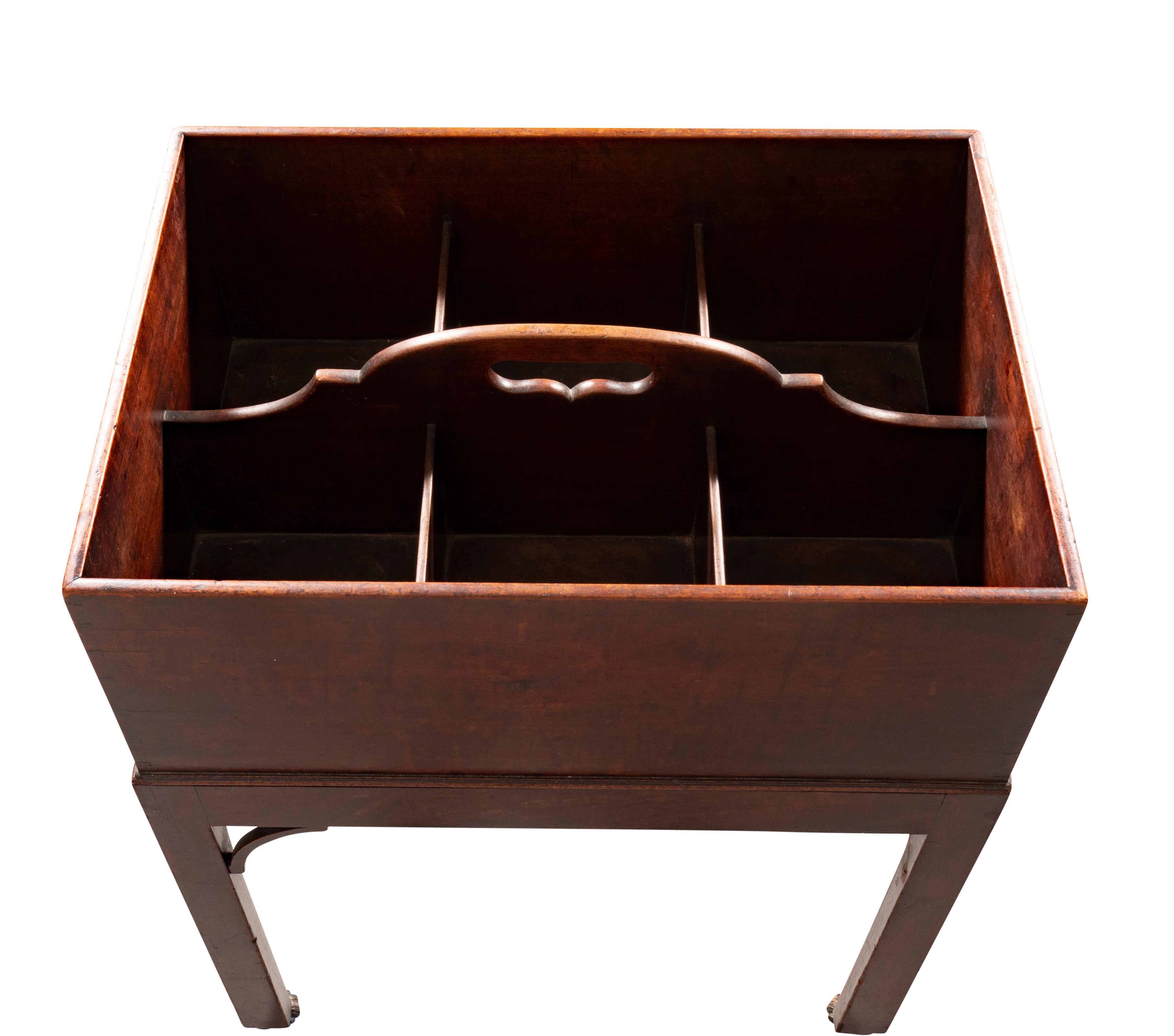 George III Mahogany Decanter Box For Sale 7