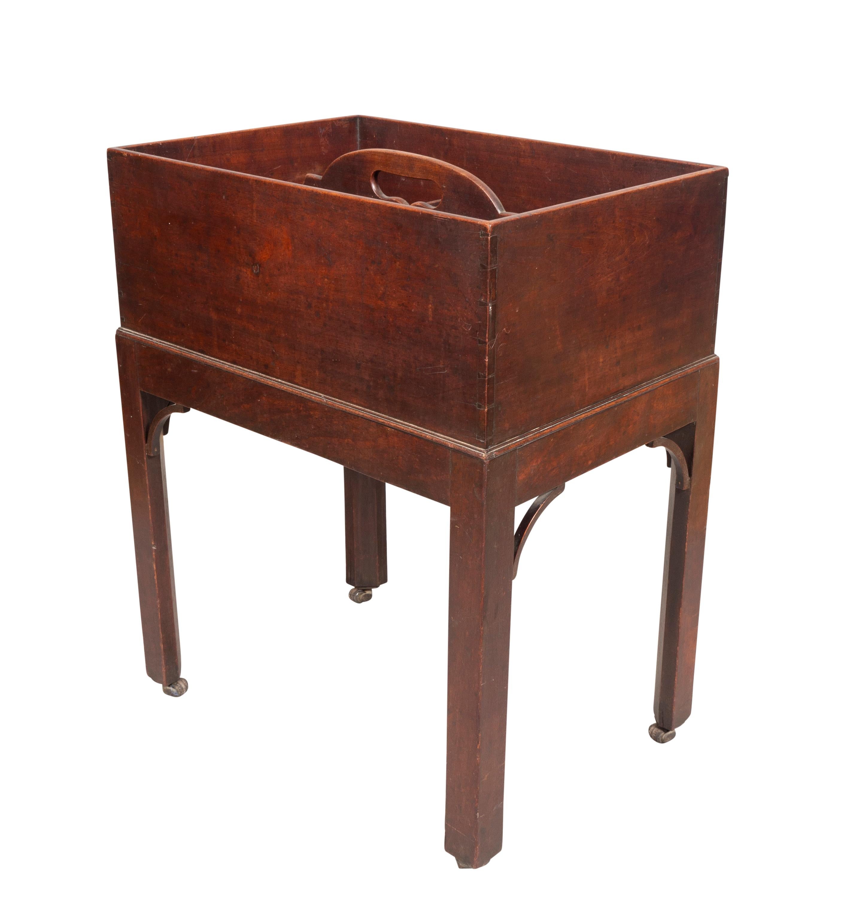 George III Mahogany Decanter Box For Sale 2