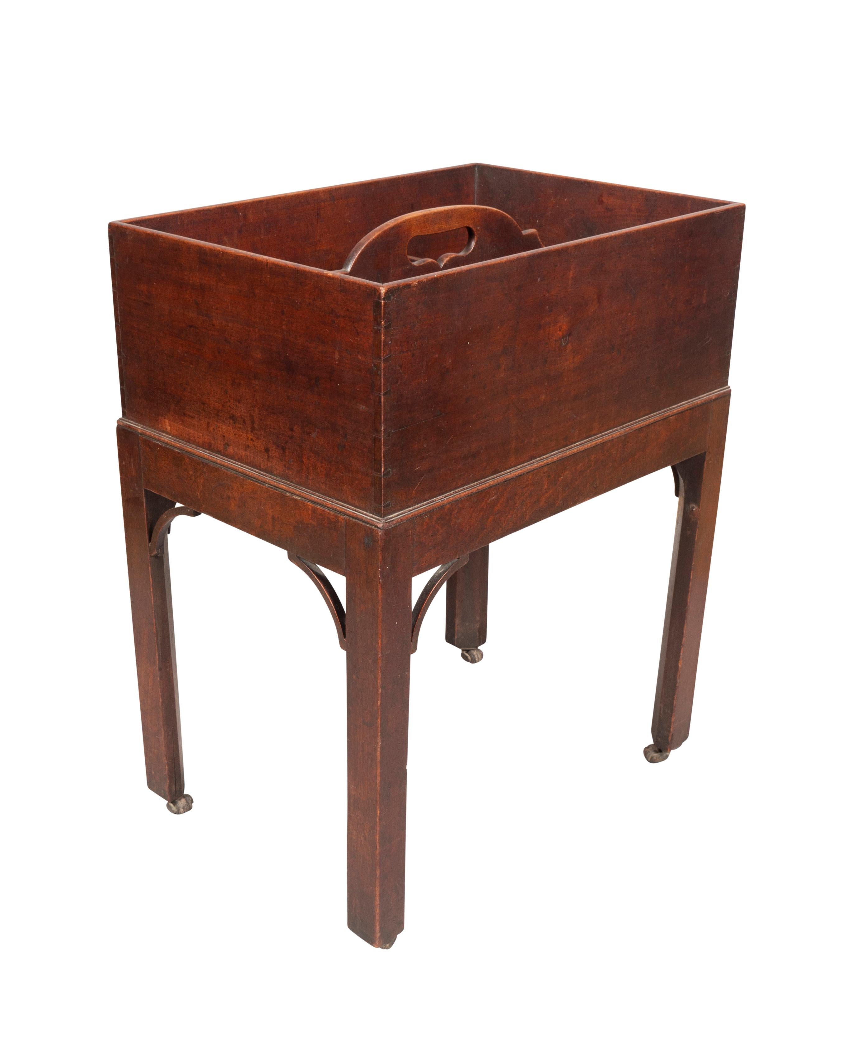 George III Mahogany Decanter Box For Sale 4