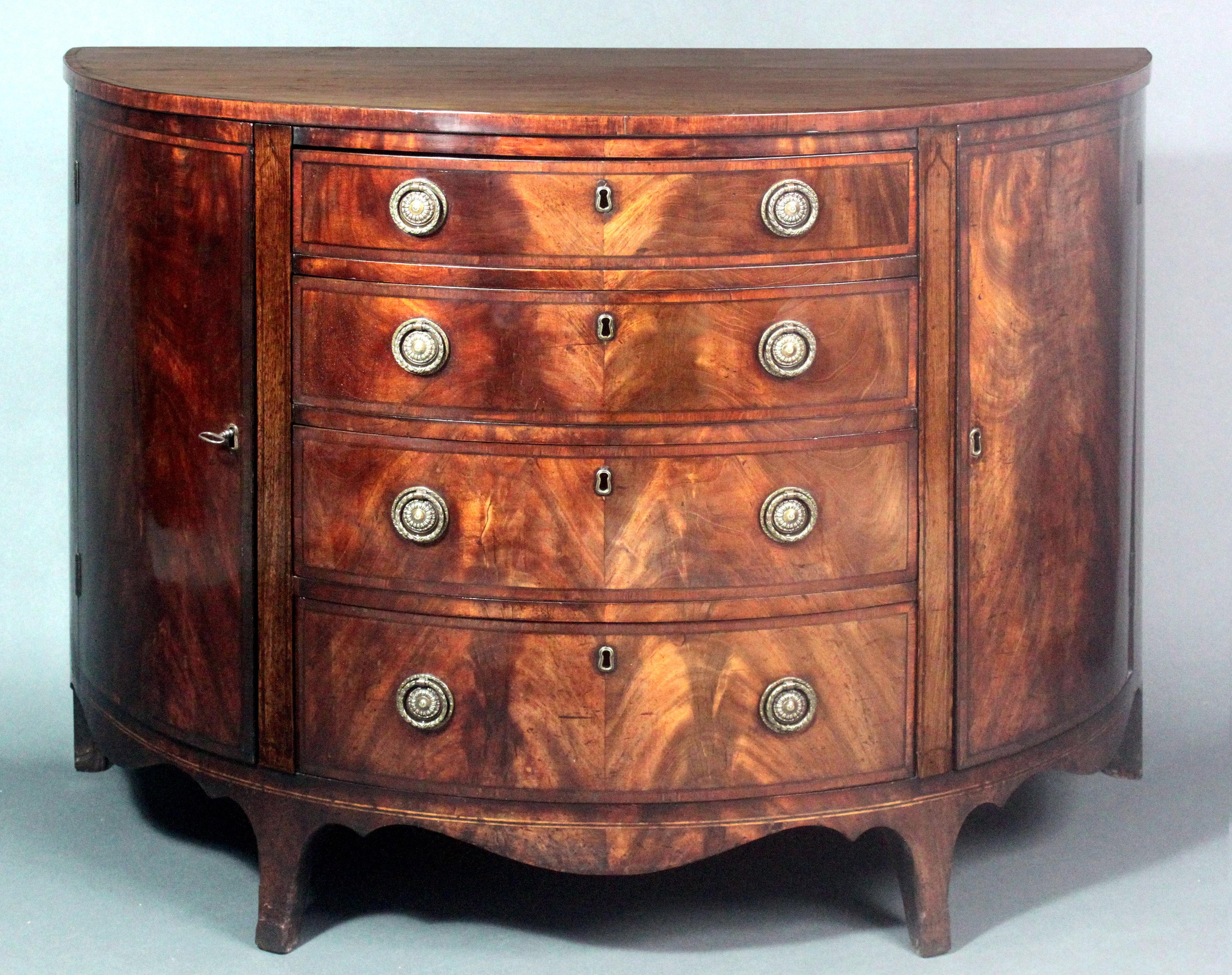 George III mahogany demi-lune commode In Good Condition For Sale In Bradford-on-Avon, Wiltshire