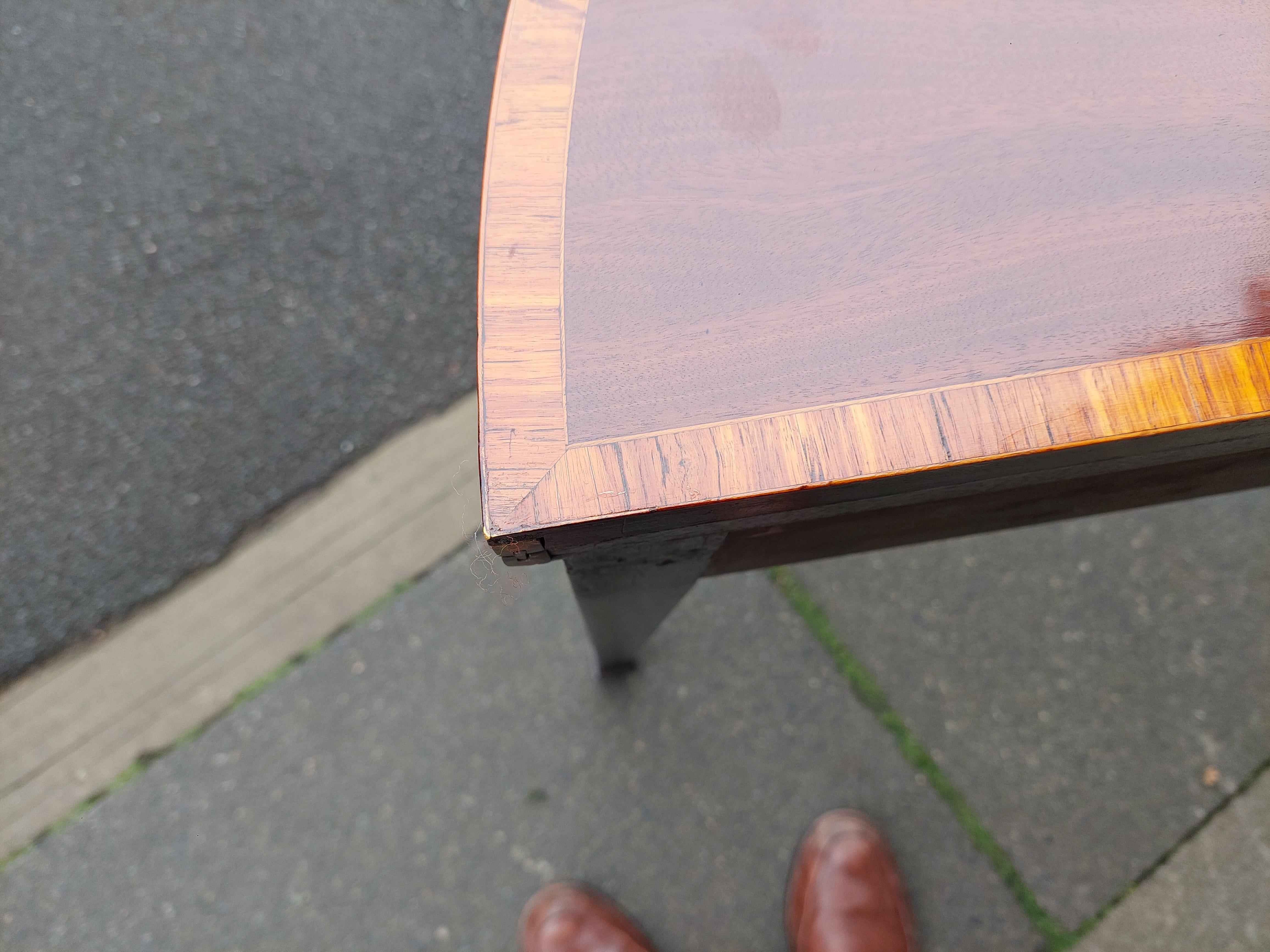 Acajou Table à thé Demi-Lune George III en vente