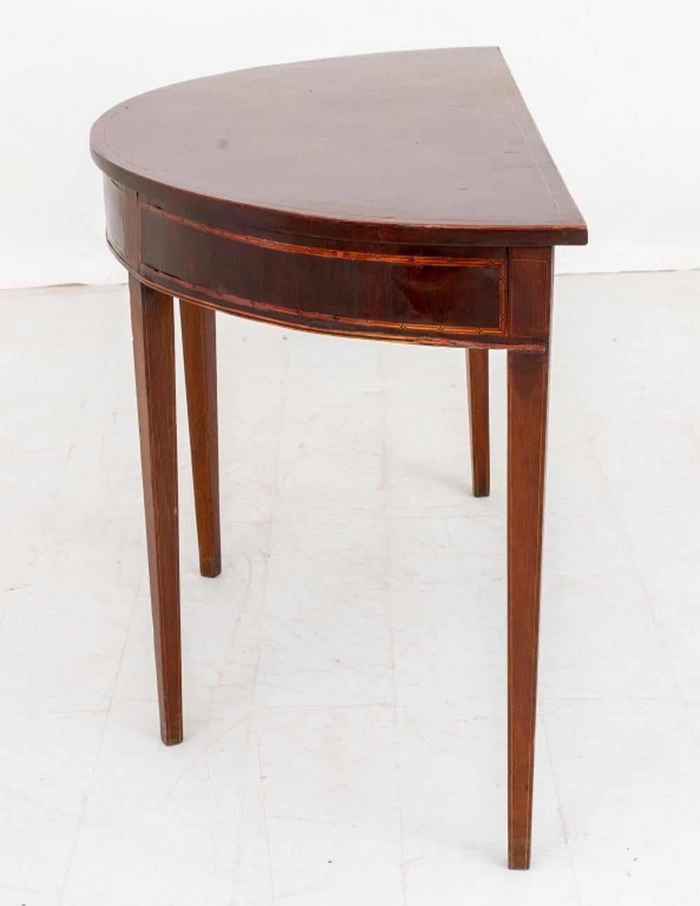 George III Mahogany Demilune Pier Table In Good Condition For Sale In Astoria, NY