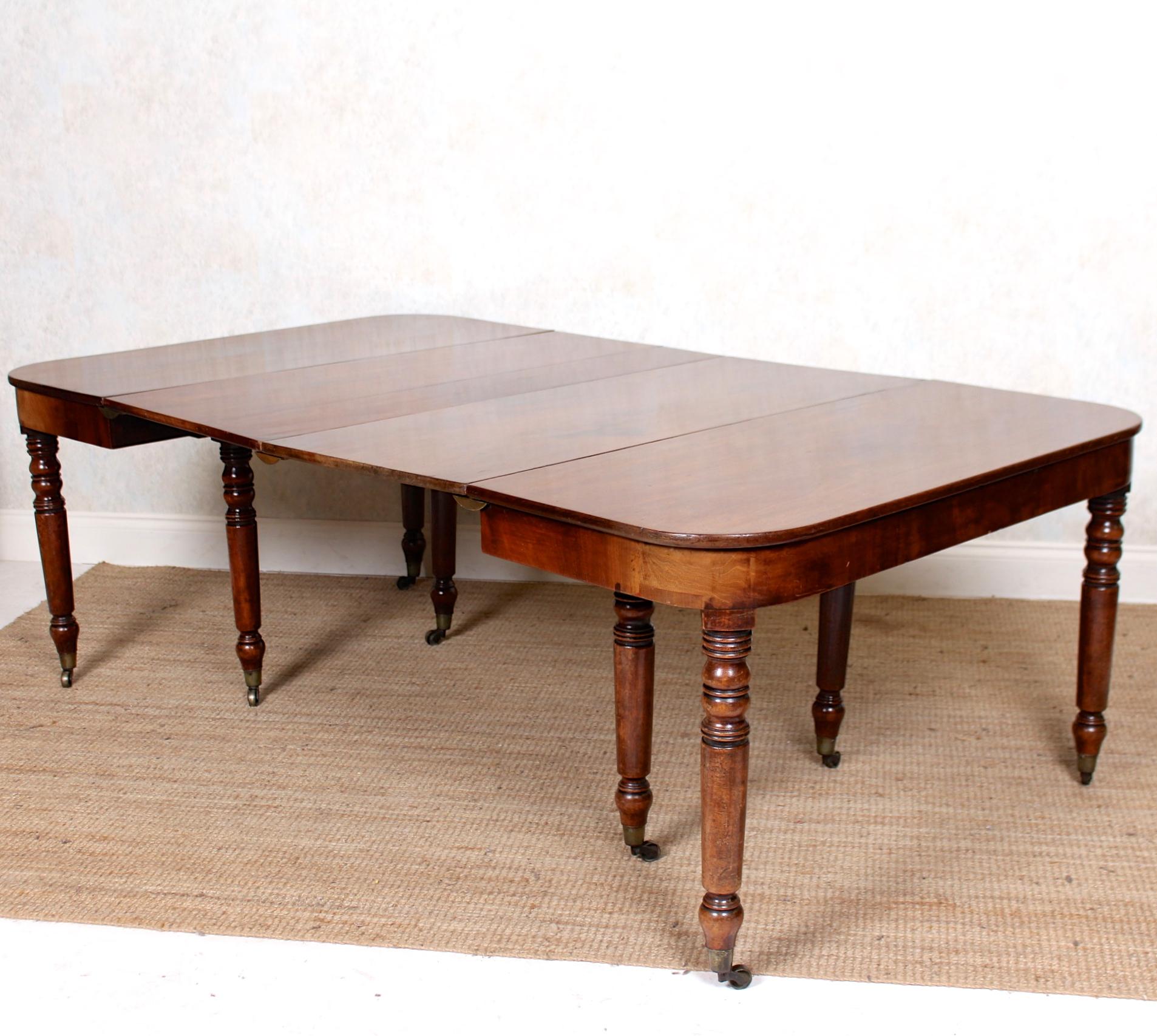George III Mahogany Dining Table, circa 1790 For Sale 2