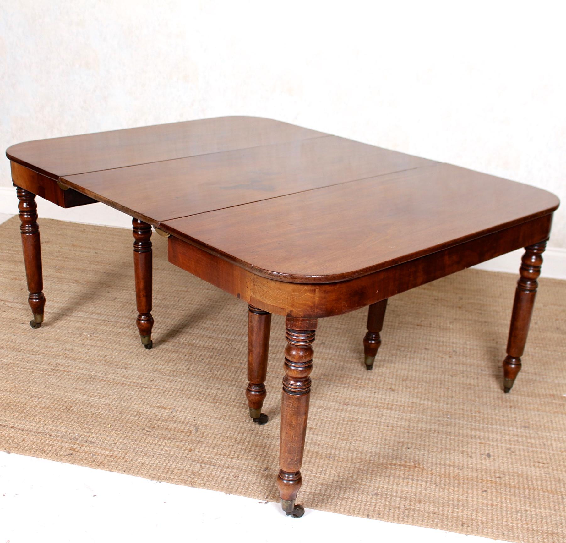 George III Mahogany Dining Table, circa 1790 For Sale 3