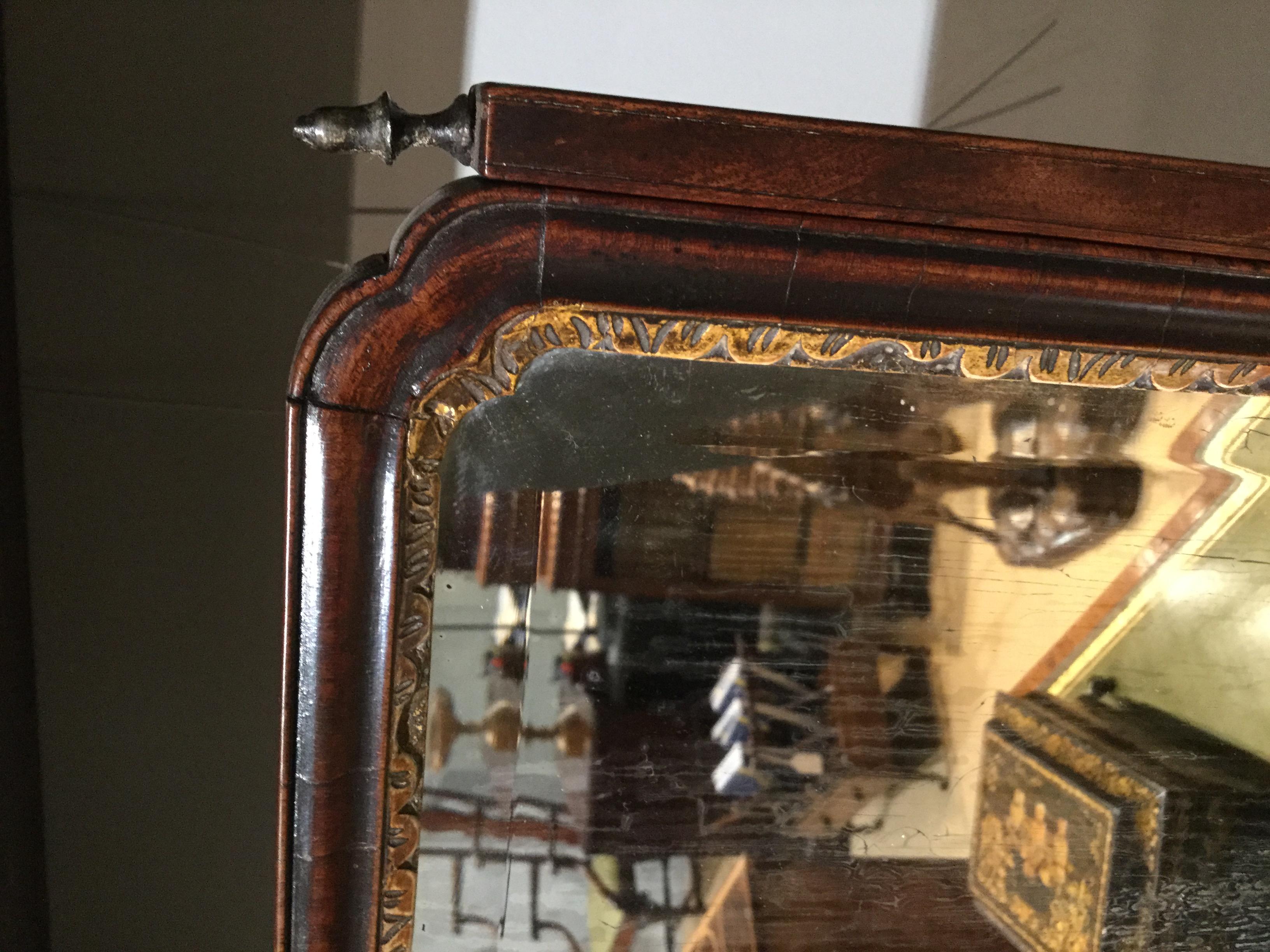 English George III Mahogany Dressing Mirror with a Parcel Gilt Moulding For Sale
