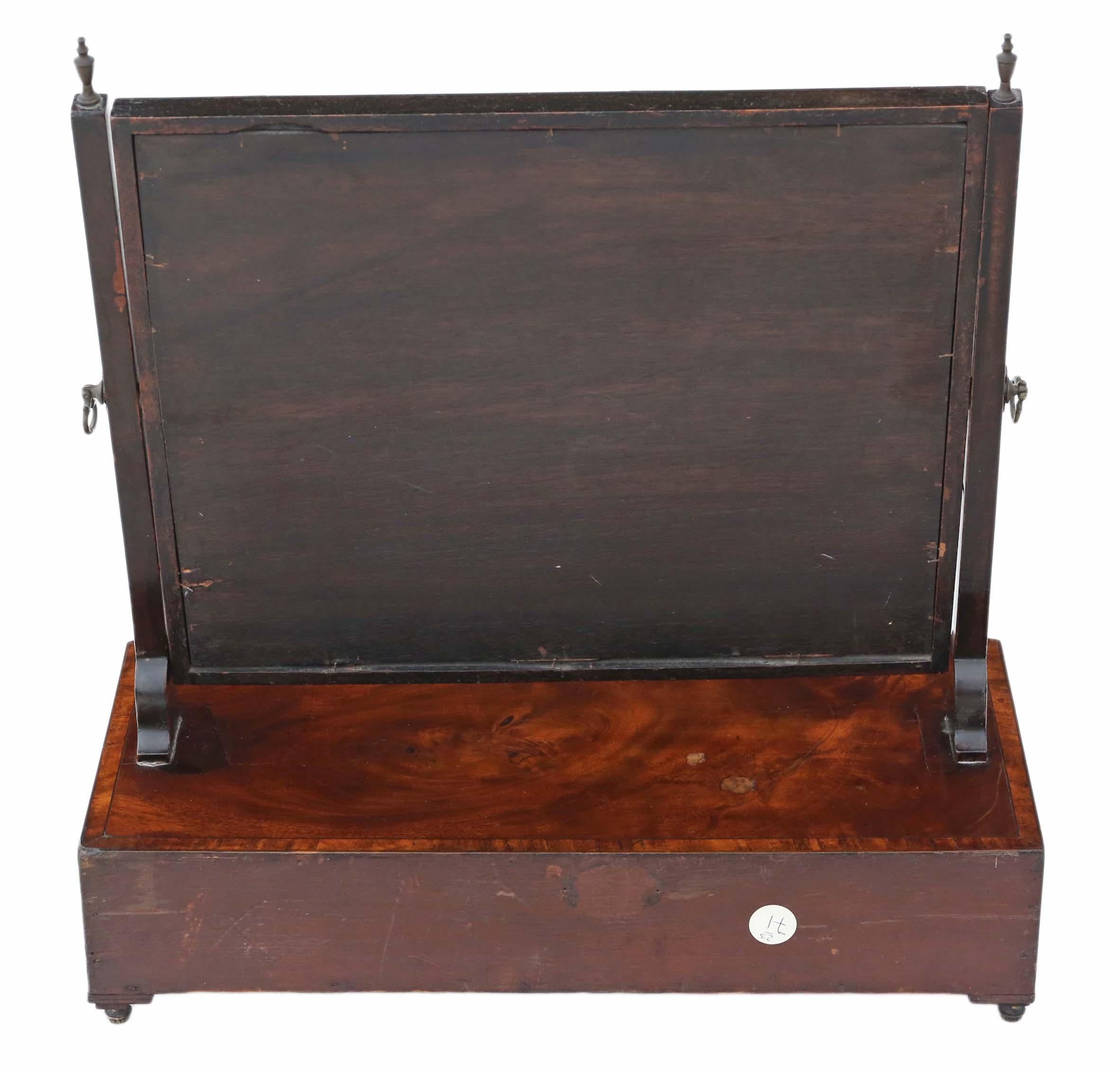 Bois Miroir à balancier de la coiffeuse en acajou de George III, vers 1810