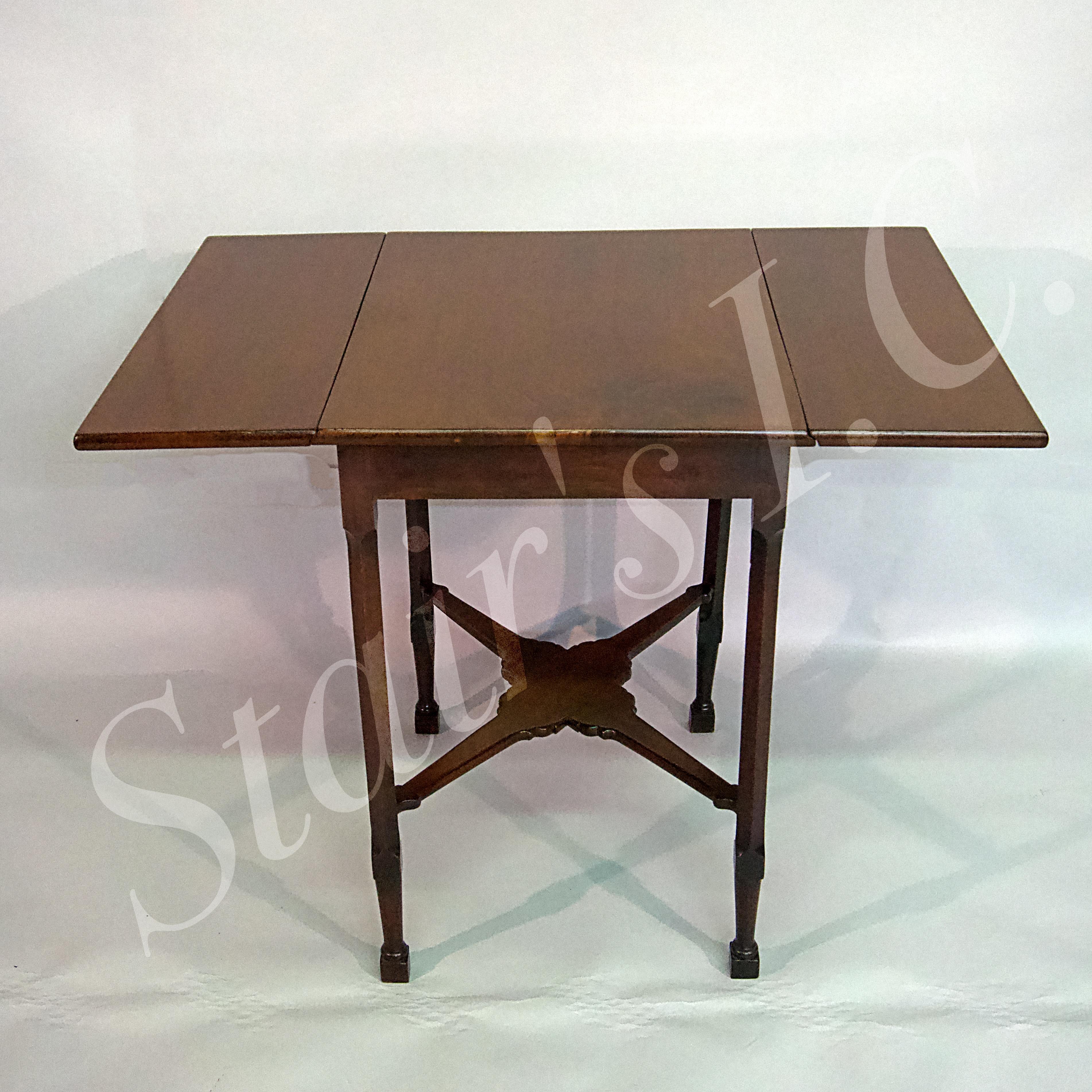 Polished George III Mahogany Drop-Leaf Side Table For Sale