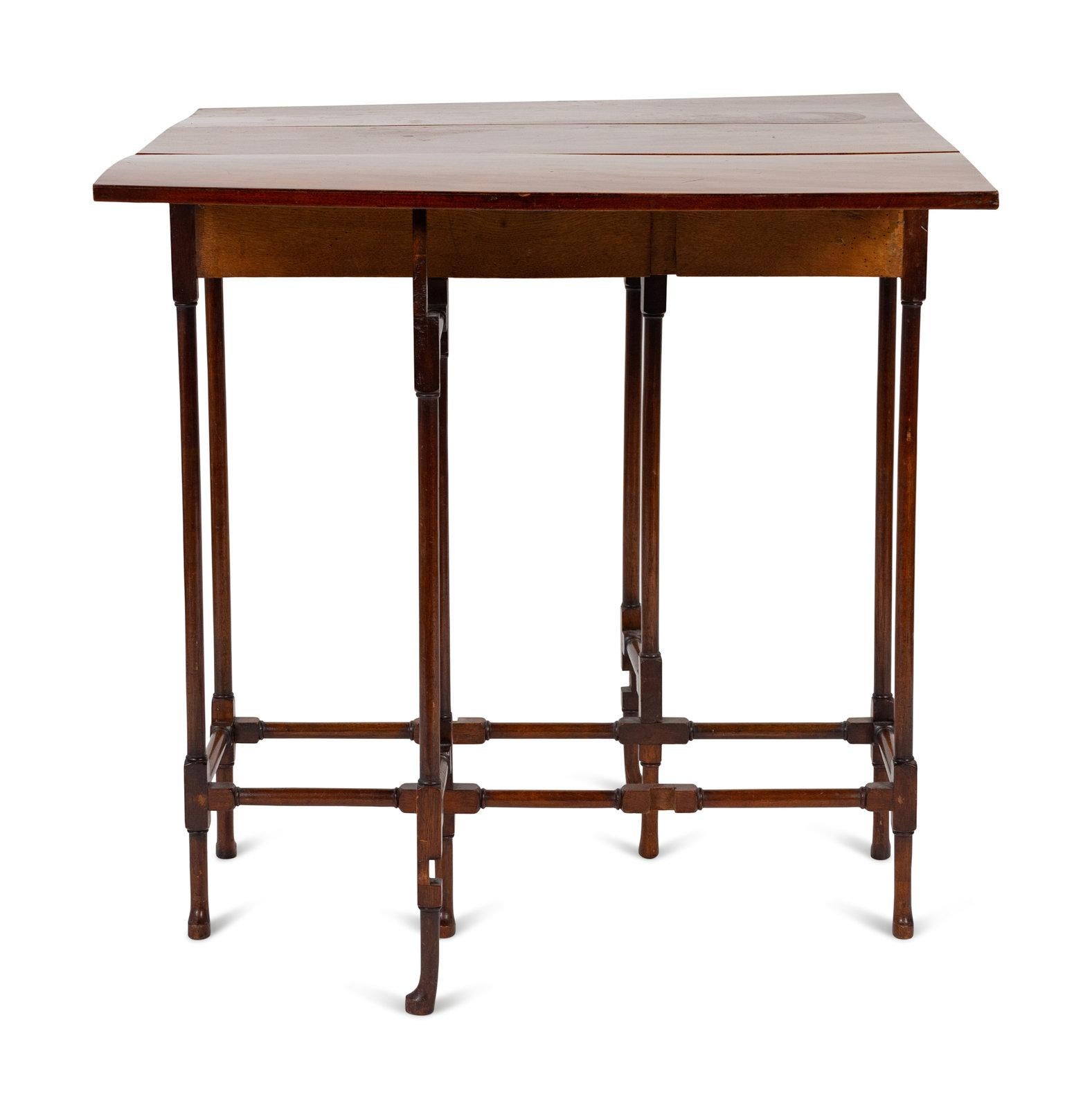 George III Mahogany Dropleaf Spider Leg Table, Late 18th Century 1