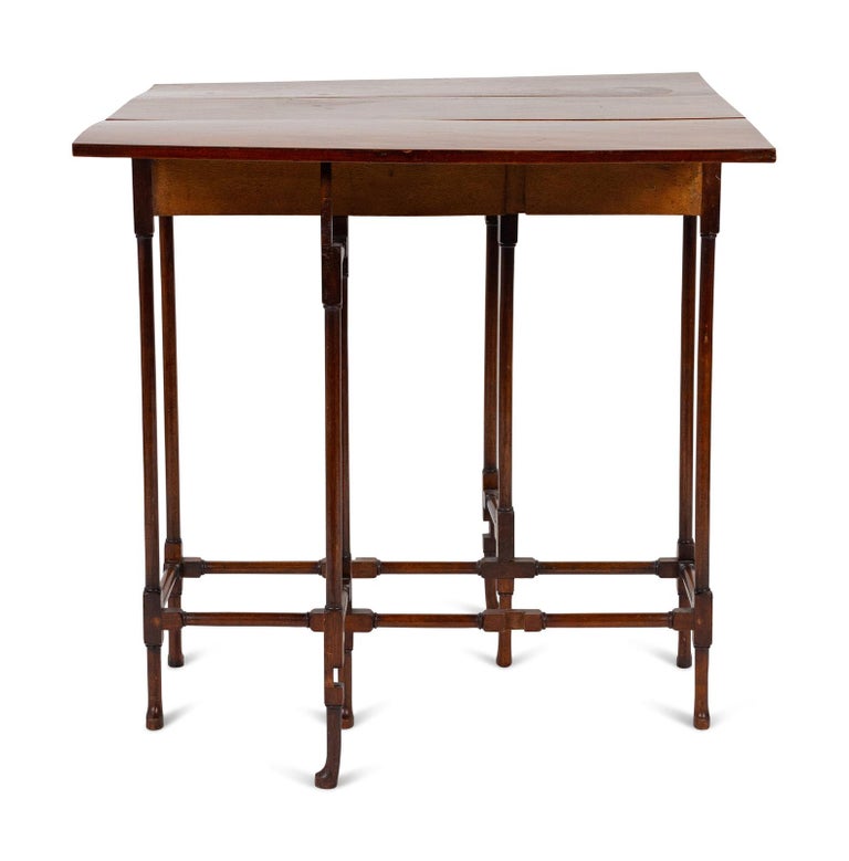 George III Mahogany Dropleaf Spider Leg Table, Late 18th Century For Sale 1