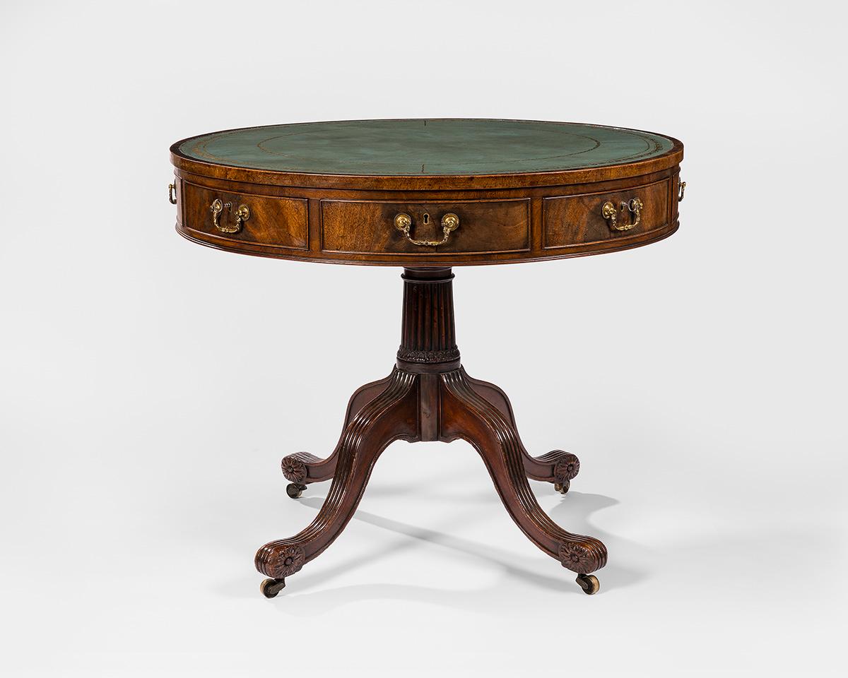 George III Mahogany Drum Table In Good Condition For Sale In Edenbridge, Kent