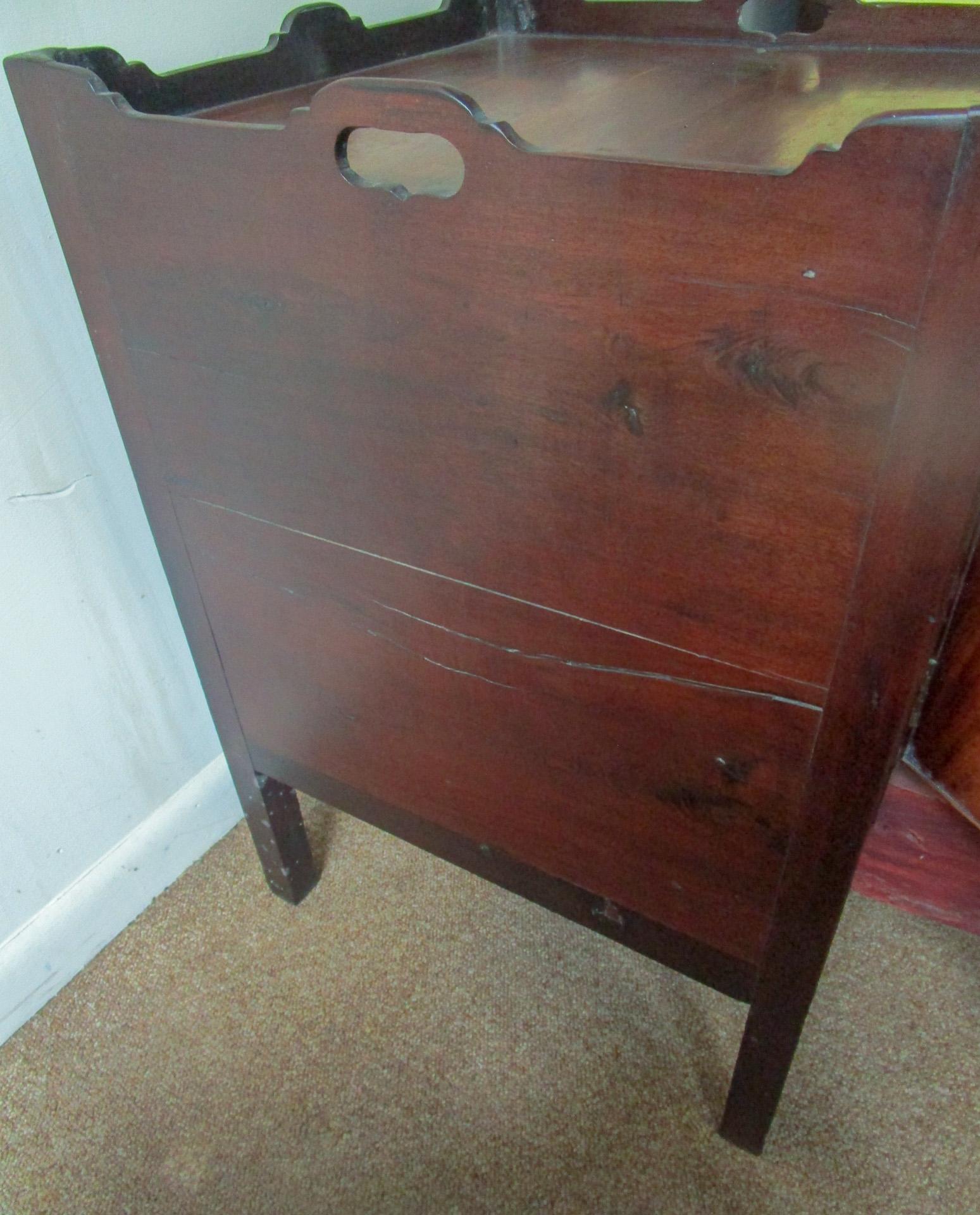 George III Mahogany English Bedside Table Commode For Sale 3