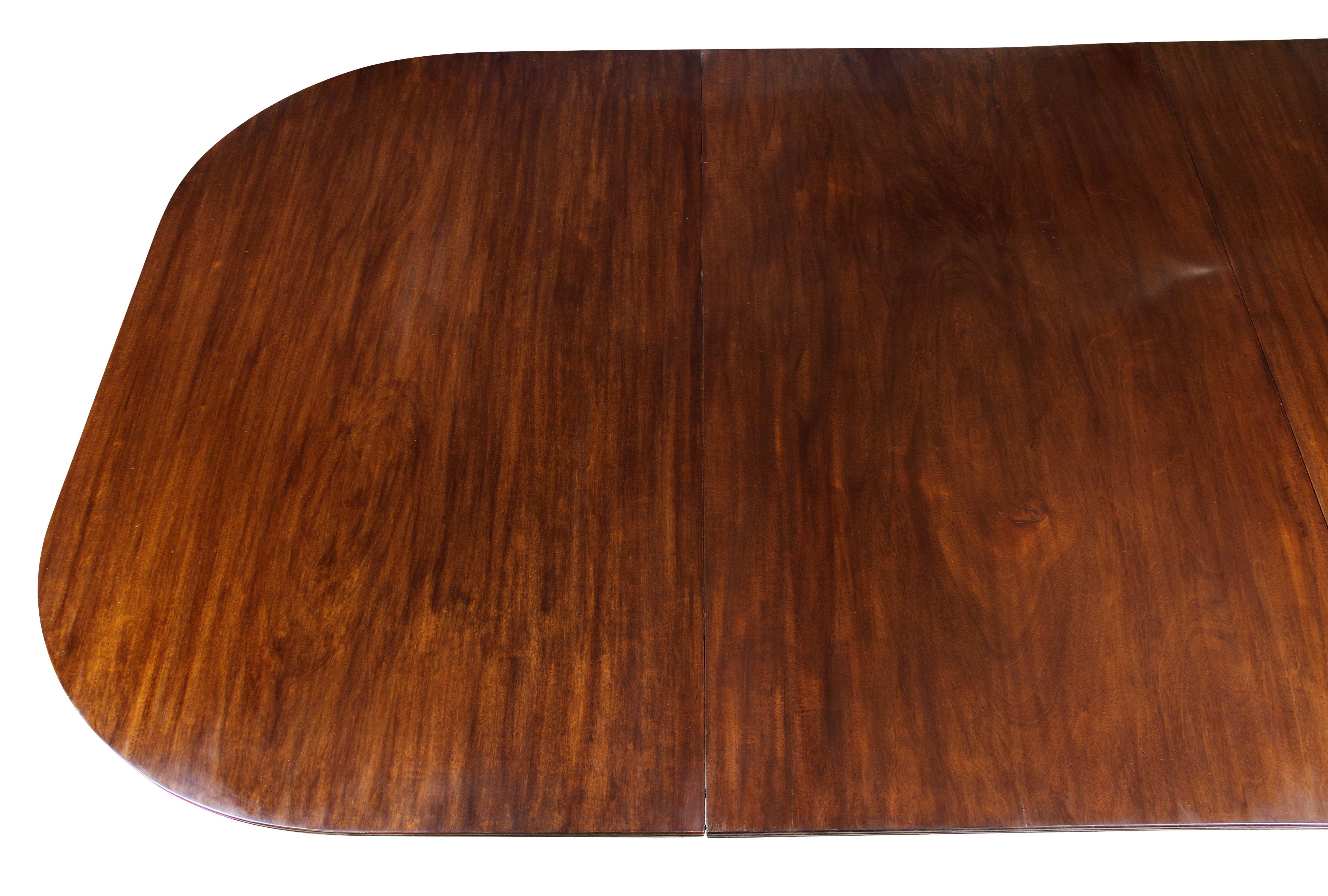 George III Mahogany Four Pedestal Dining Table In Good Condition In Essex, MA