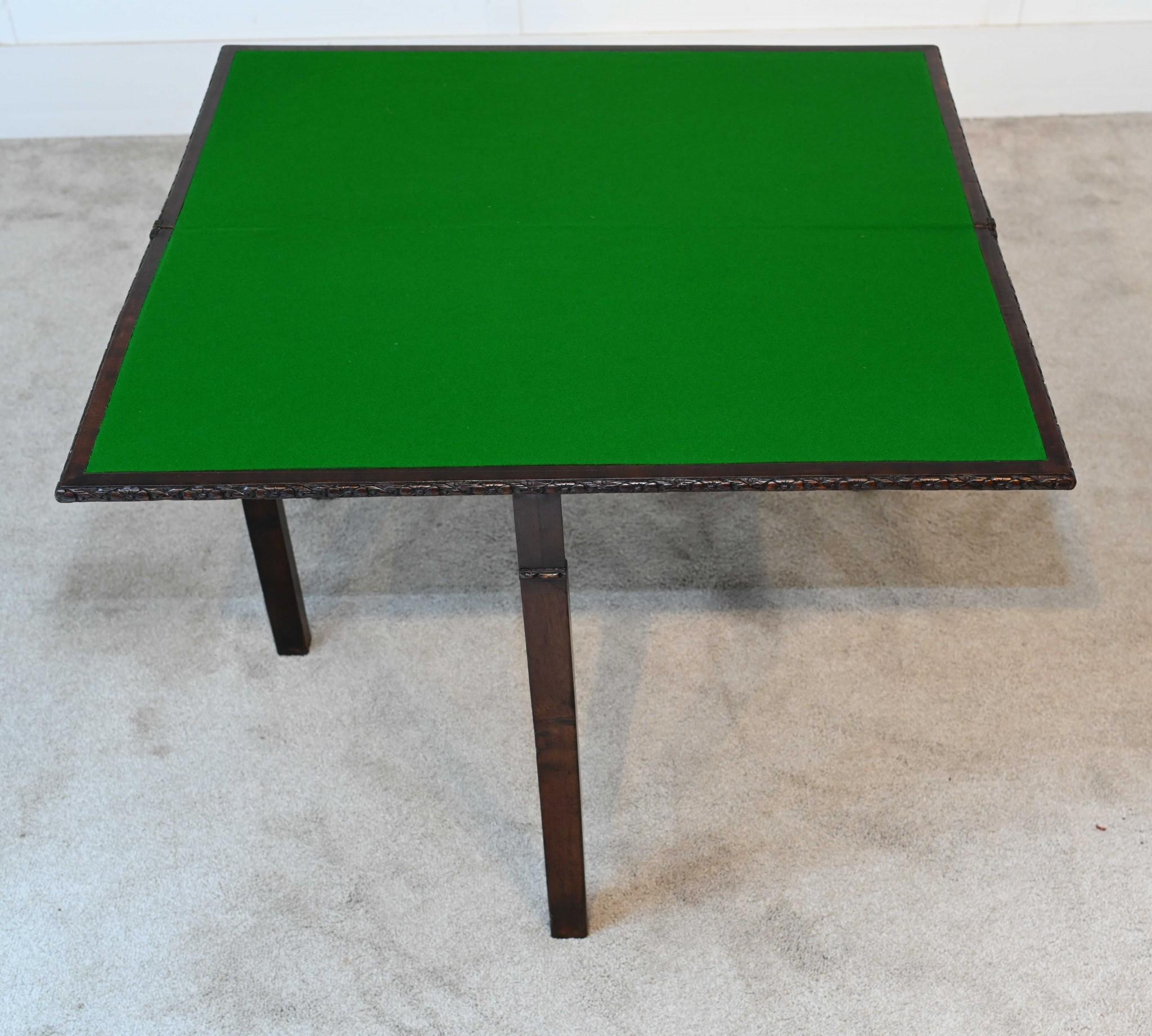 You are viewing a refined George II card table in mahogany
Purchased from a private residence in London's Chiswick
Top opens up to reveal green beize lined playing surface
Of course nowadays with cards less popular these can be used as small console