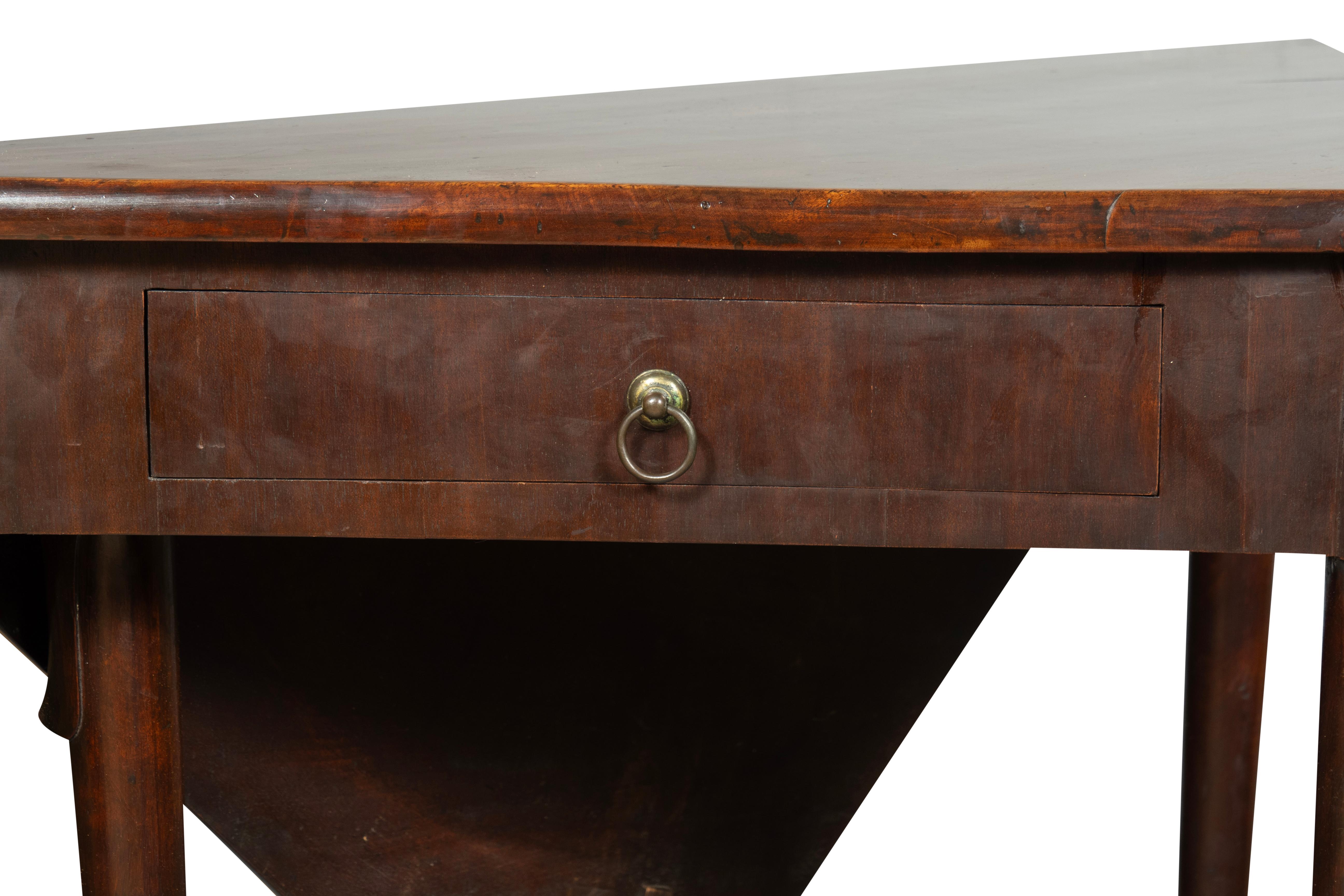 Table à mouchoirs en acajou George III en vente 3