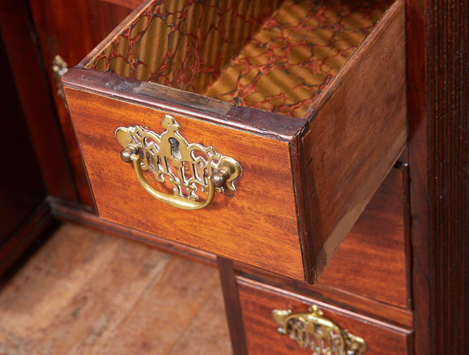 George III Mahogany Kneehole Desk For Sale 3