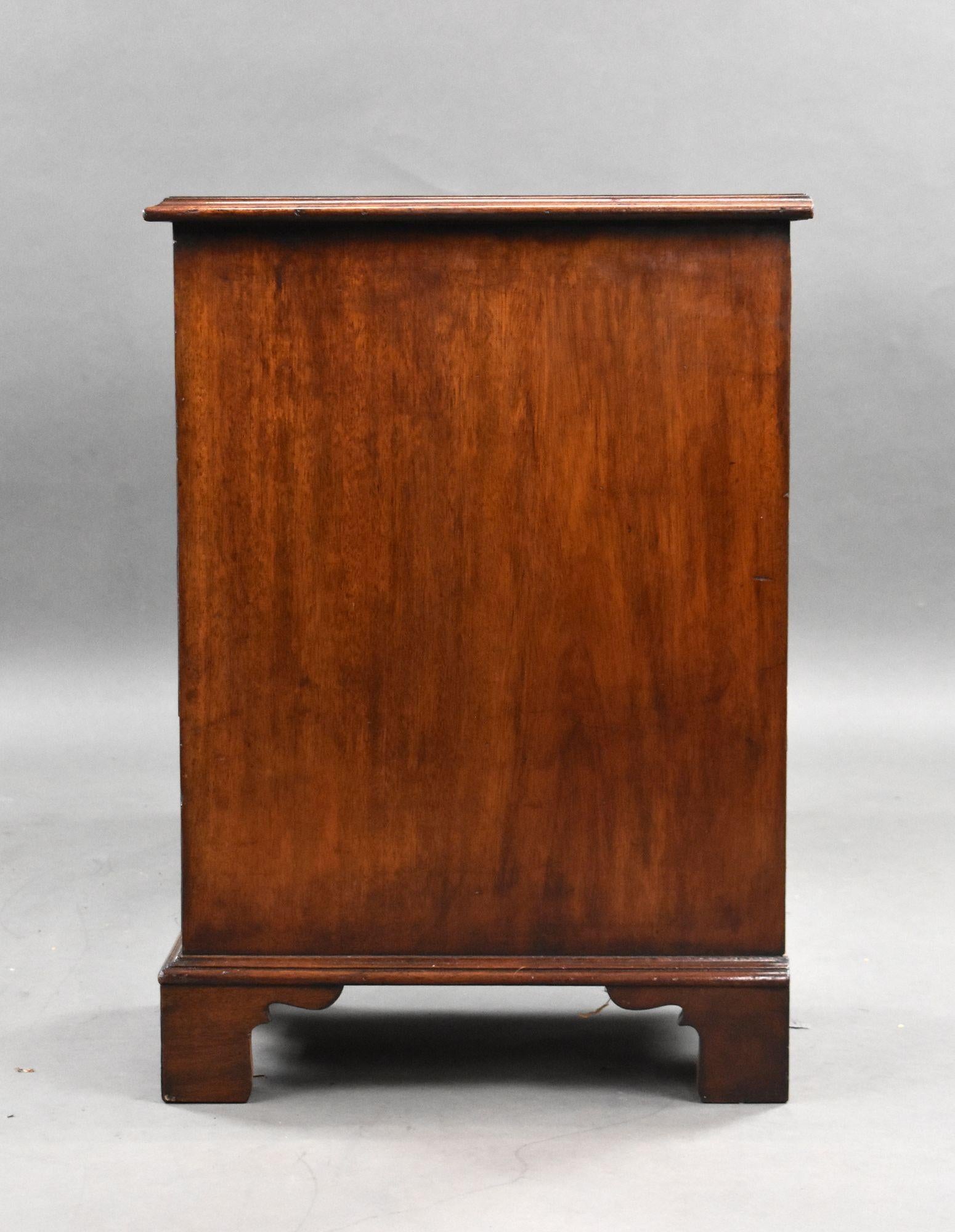 English George III Mahogany Kneehole Desk