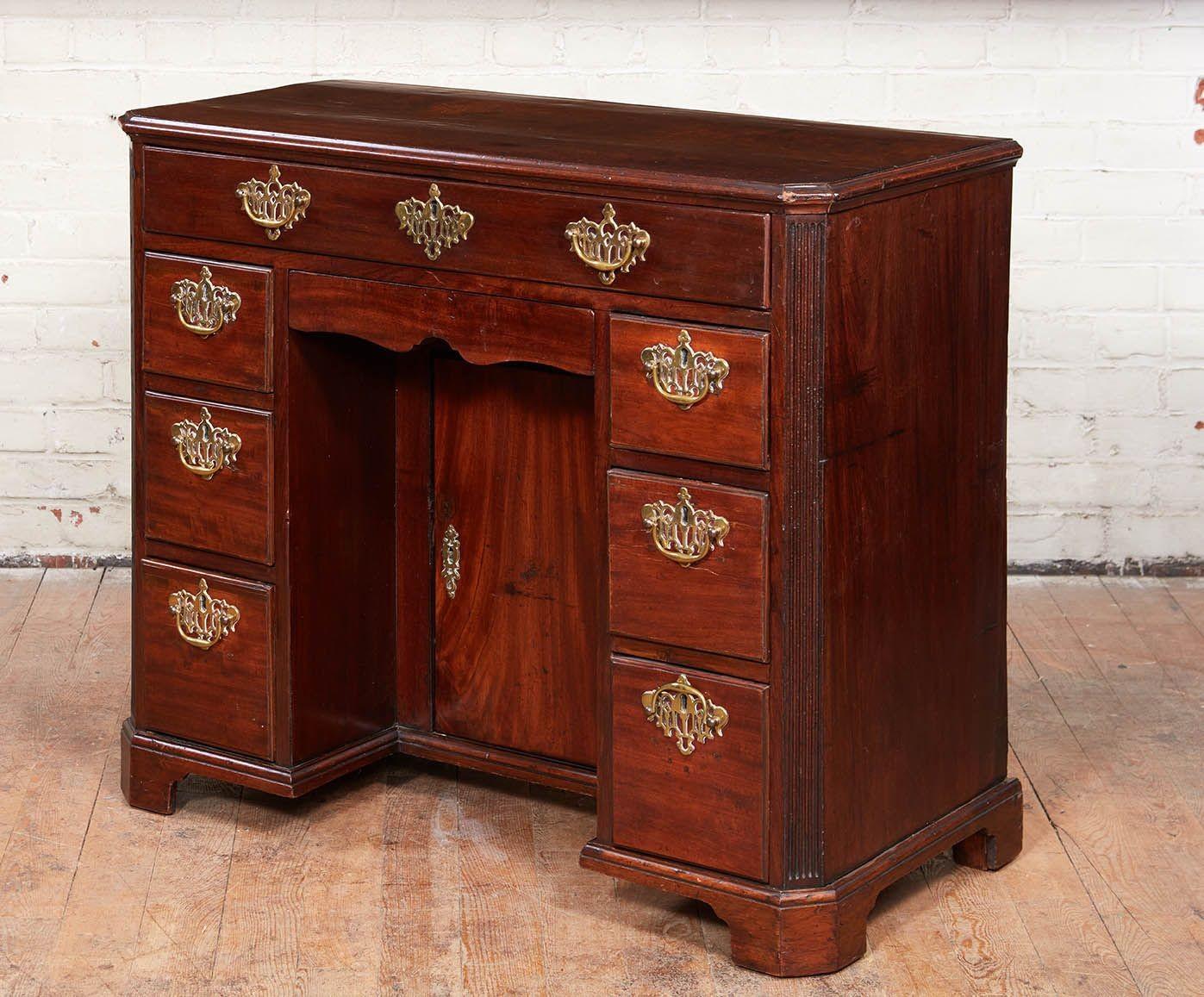 English George III Mahogany Kneehole Desk For Sale