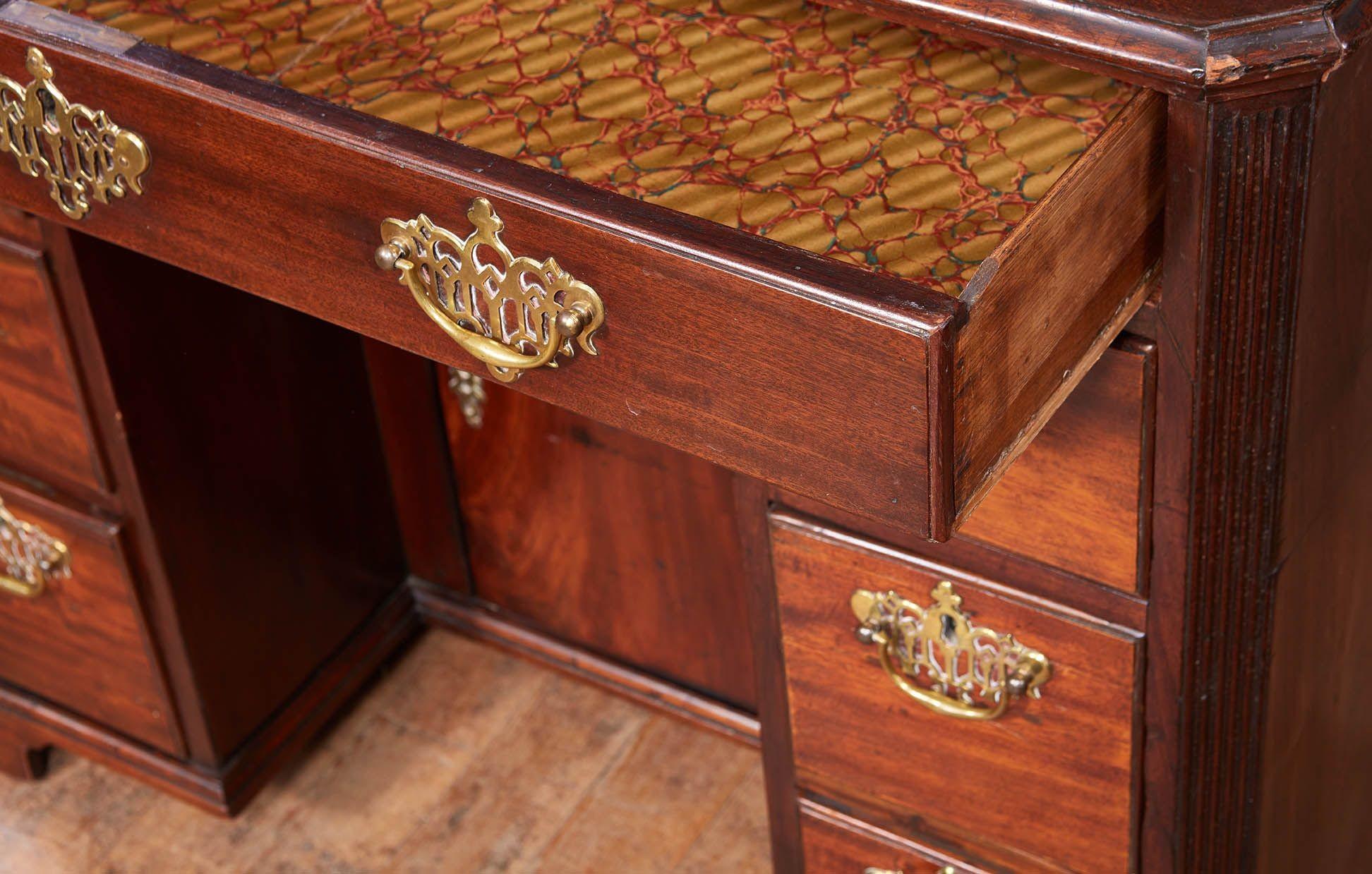 George III Mahogany Kneehole Desk For Sale 2