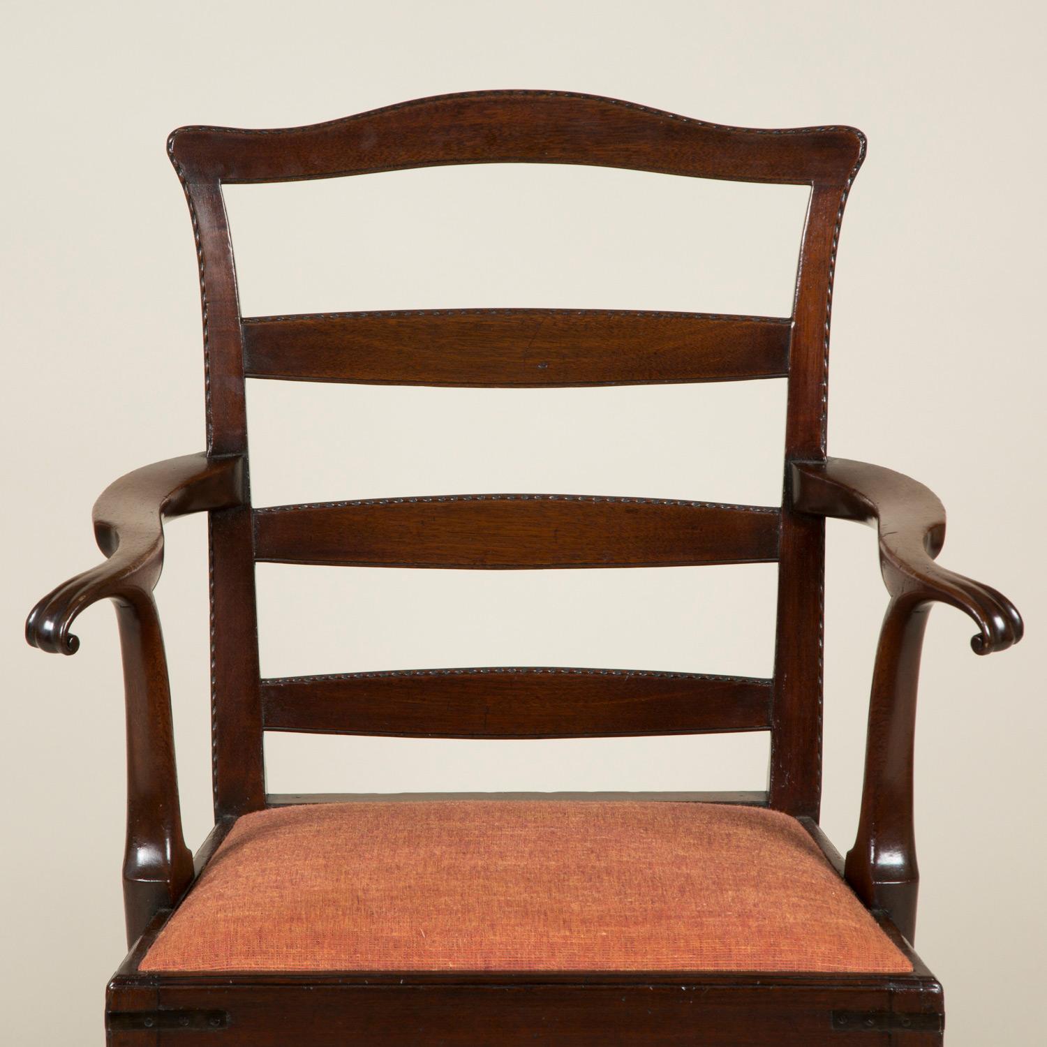 George III Mahogany Ladder-Back Elbow Chair In Good Condition For Sale In London, GB