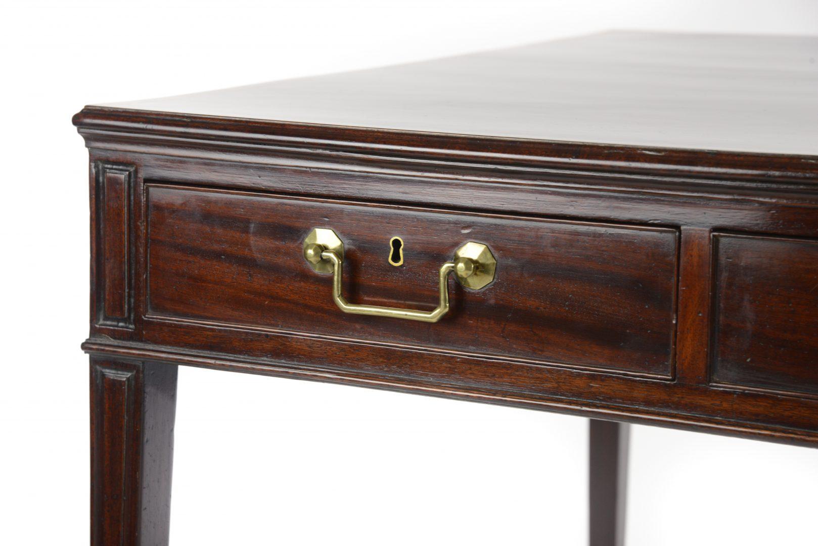 George III Mahogany Library Table, 1770-1780 the Top Cross-Banded in Tulipwood In Good Condition In Northwich, GB