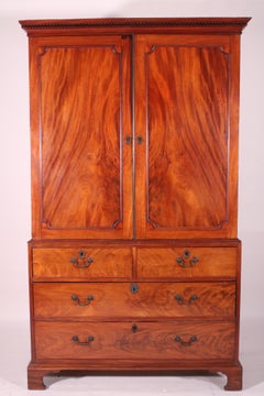 Pressa per biancheria in mogano di Giorgio III